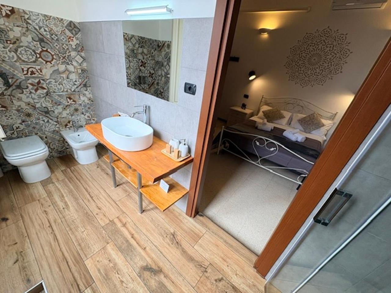 Deluxe Double Room,1743143155:JPEG