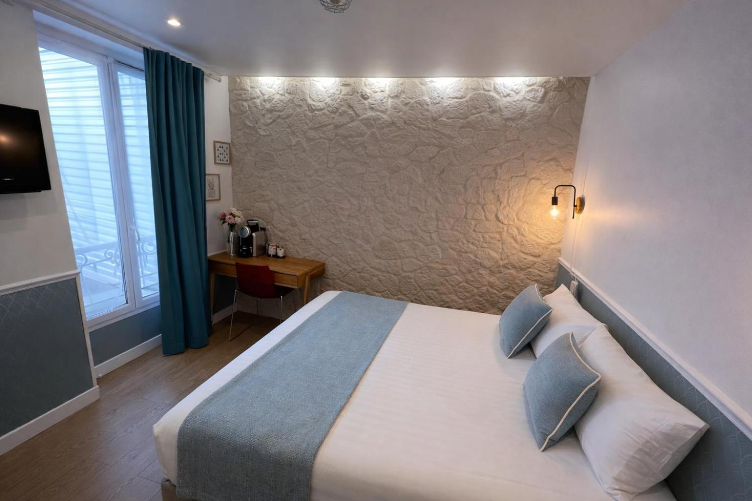 2 Adjoining Double Rooms