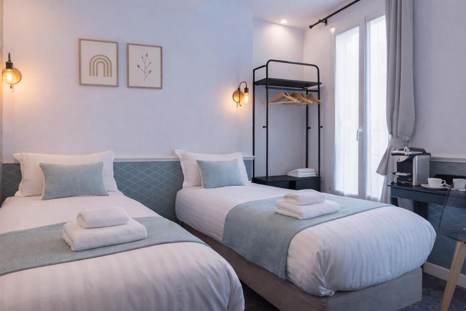 2 Adjoining Double Rooms
