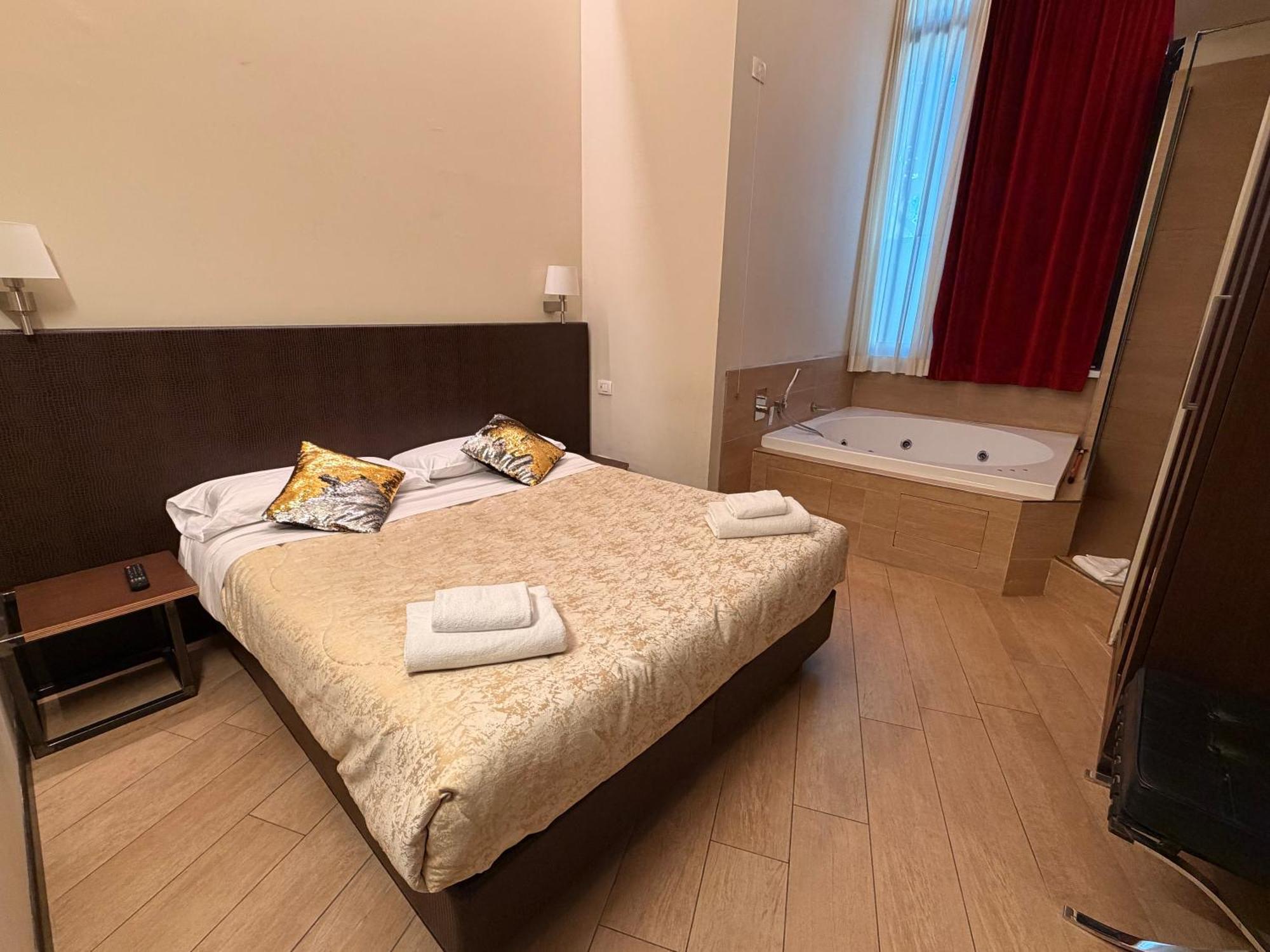 Deluxe Double Room,1743159408:JPEG