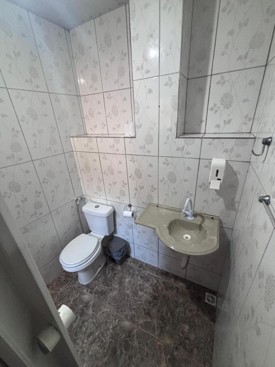 Family Room Bathroom,1743188545:JPEG
