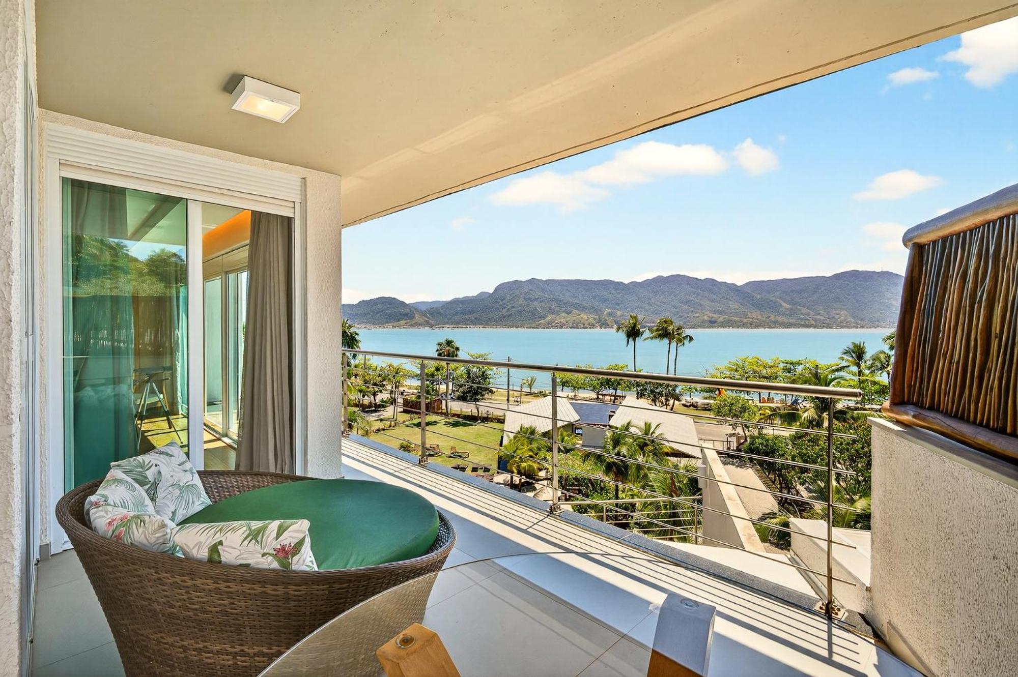 Quarto Triplo com Vista do Mar