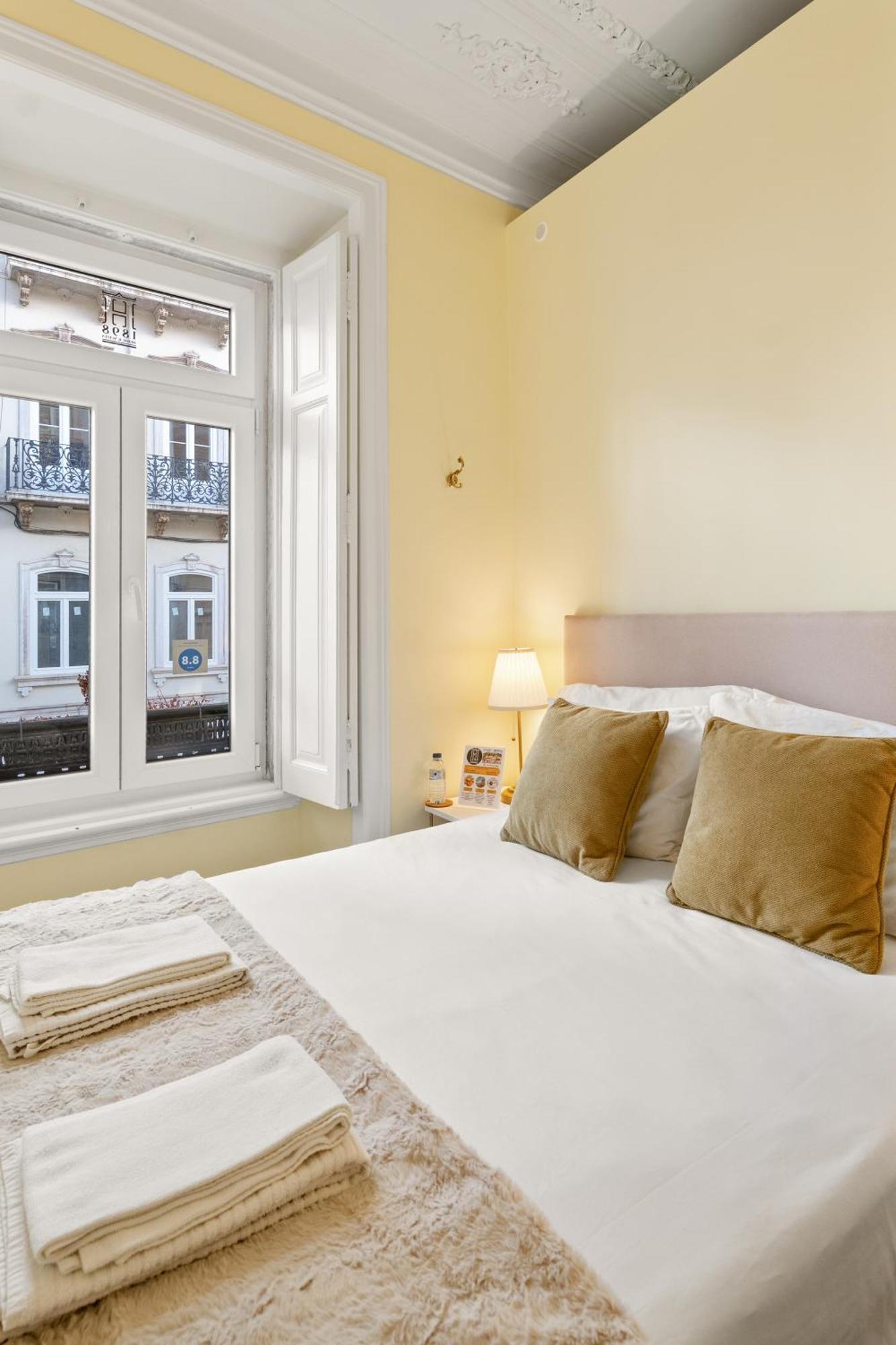 Small Double Room,1743288486:JPEG