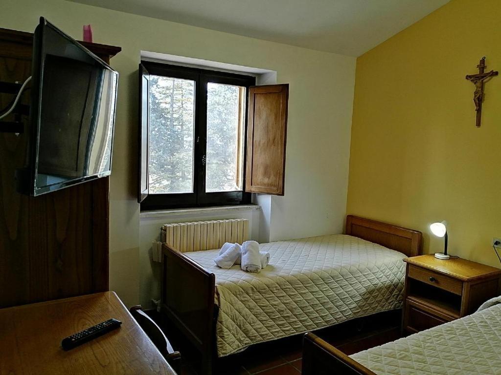 Twin Room,1743295423:JPEG