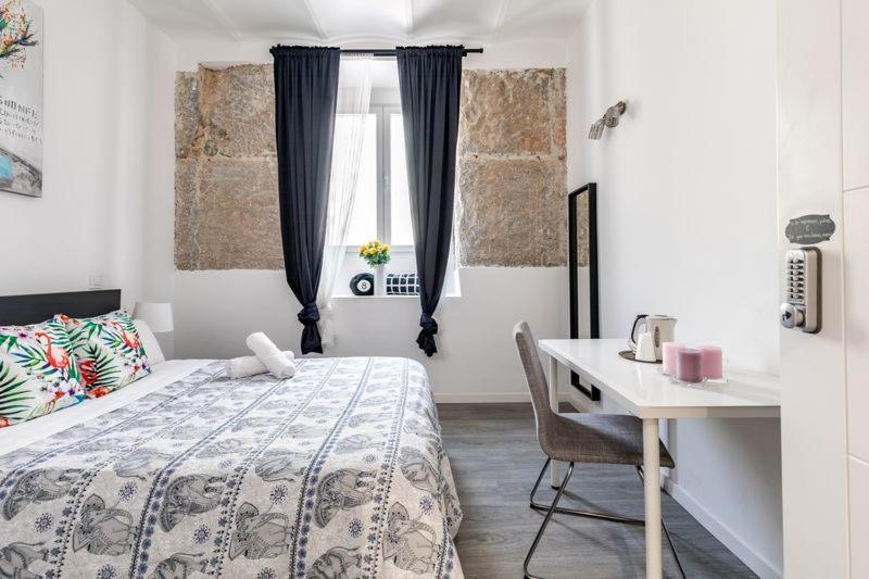 Double Room,1743308244:JPEG