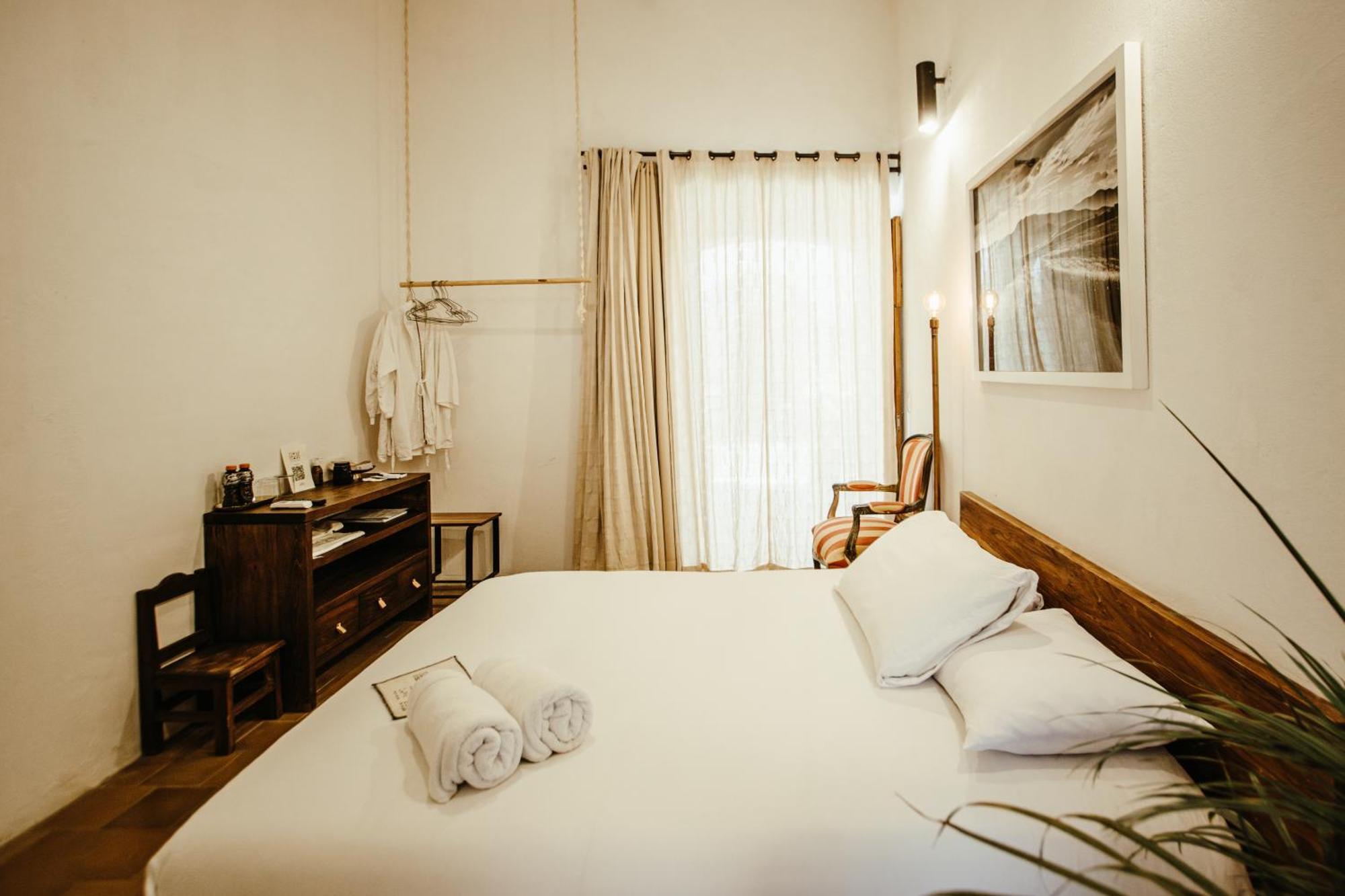 Standard Queen Room