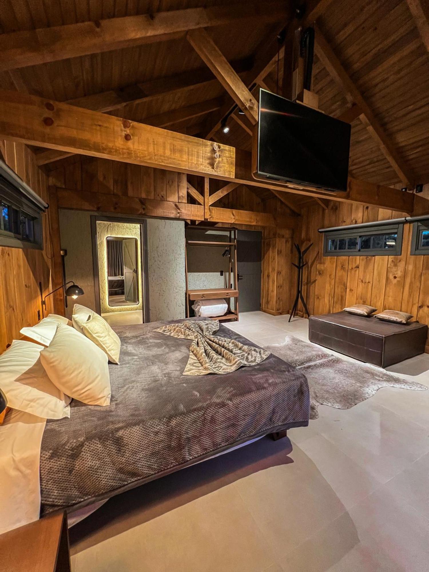 Superior King Suite,1743592147:JPEG