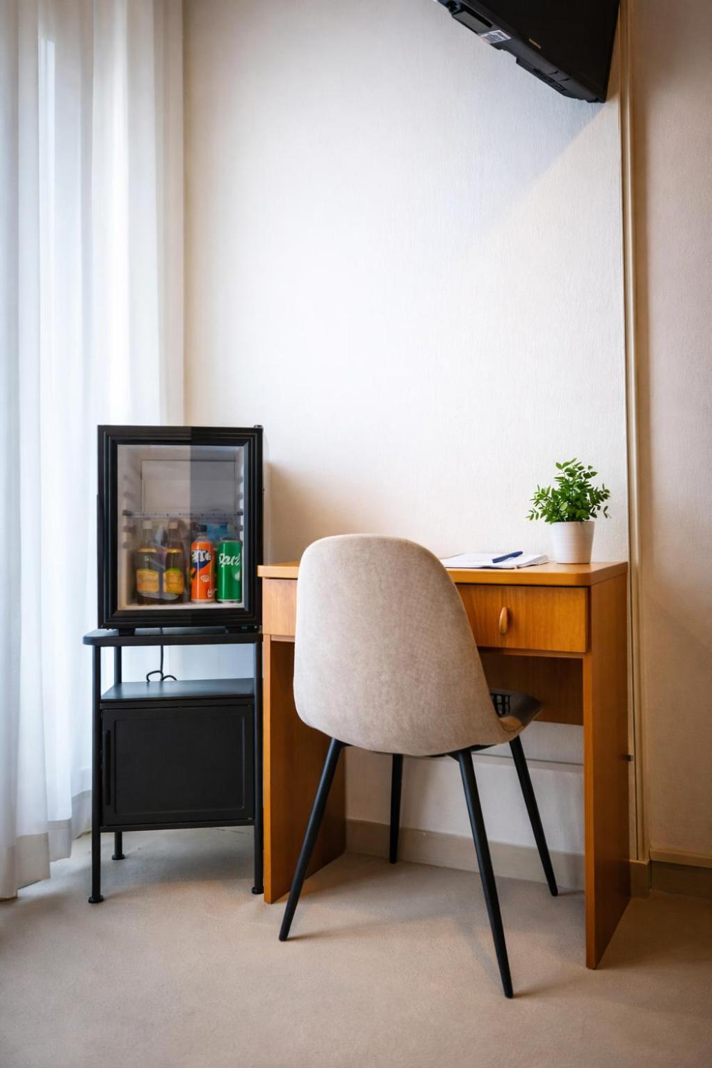 Double Room,1743961353:JPEG