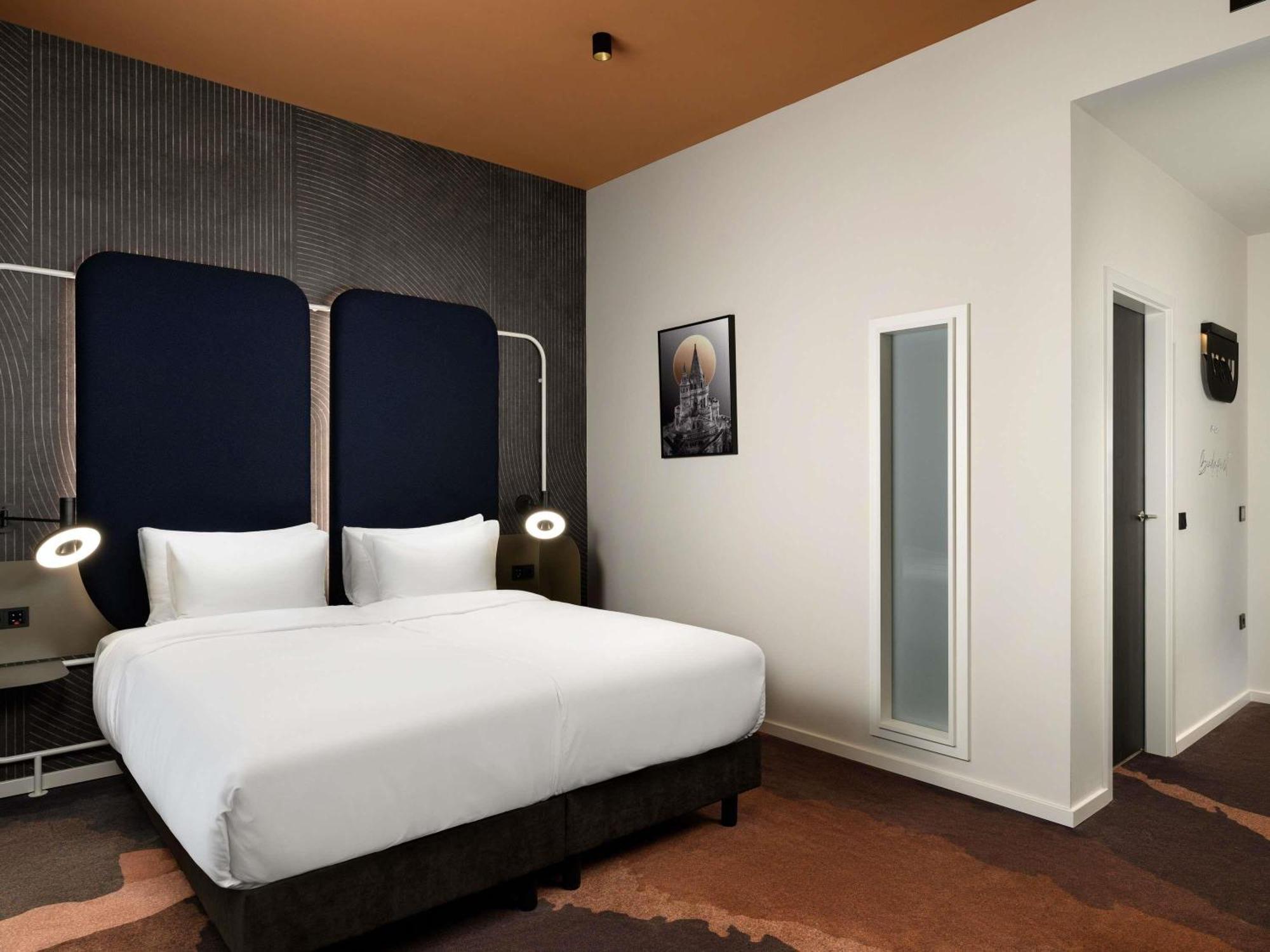 Deluxe Room 1 double bed 1 single bed,1744089681:JPEG