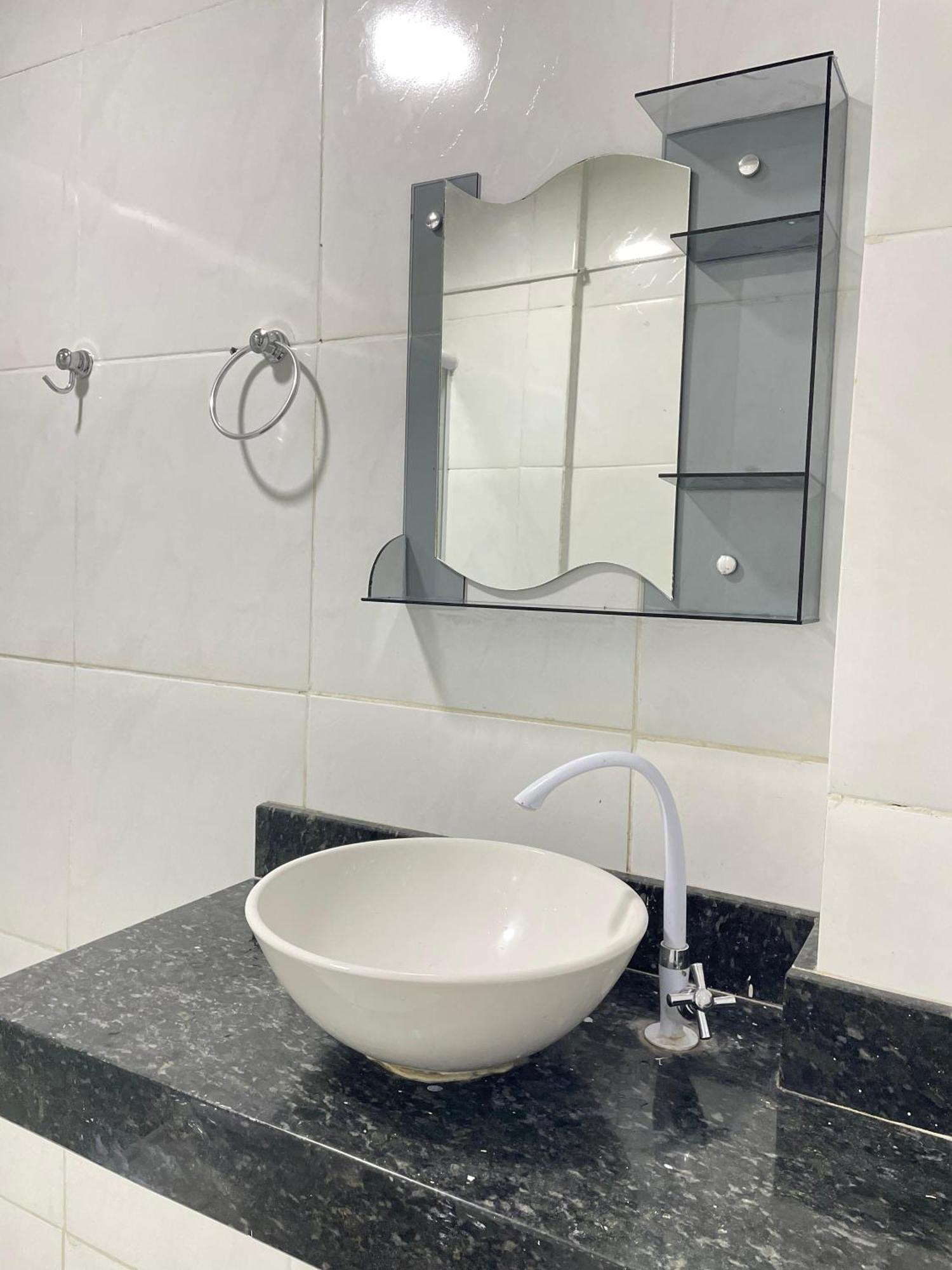 Quarto Duplo com Banheiro Compartilhado