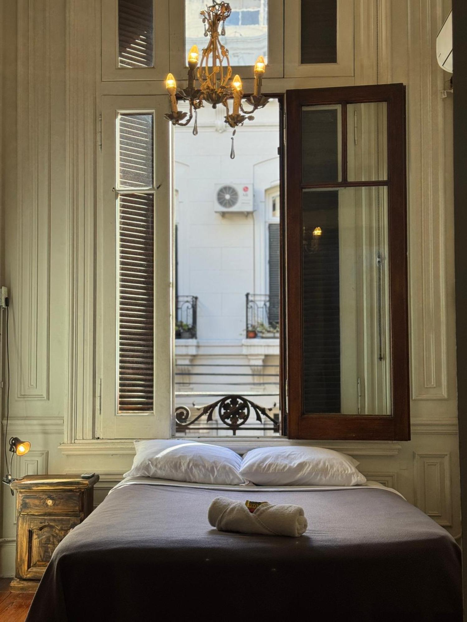 Double Room,1745256436:JPEG