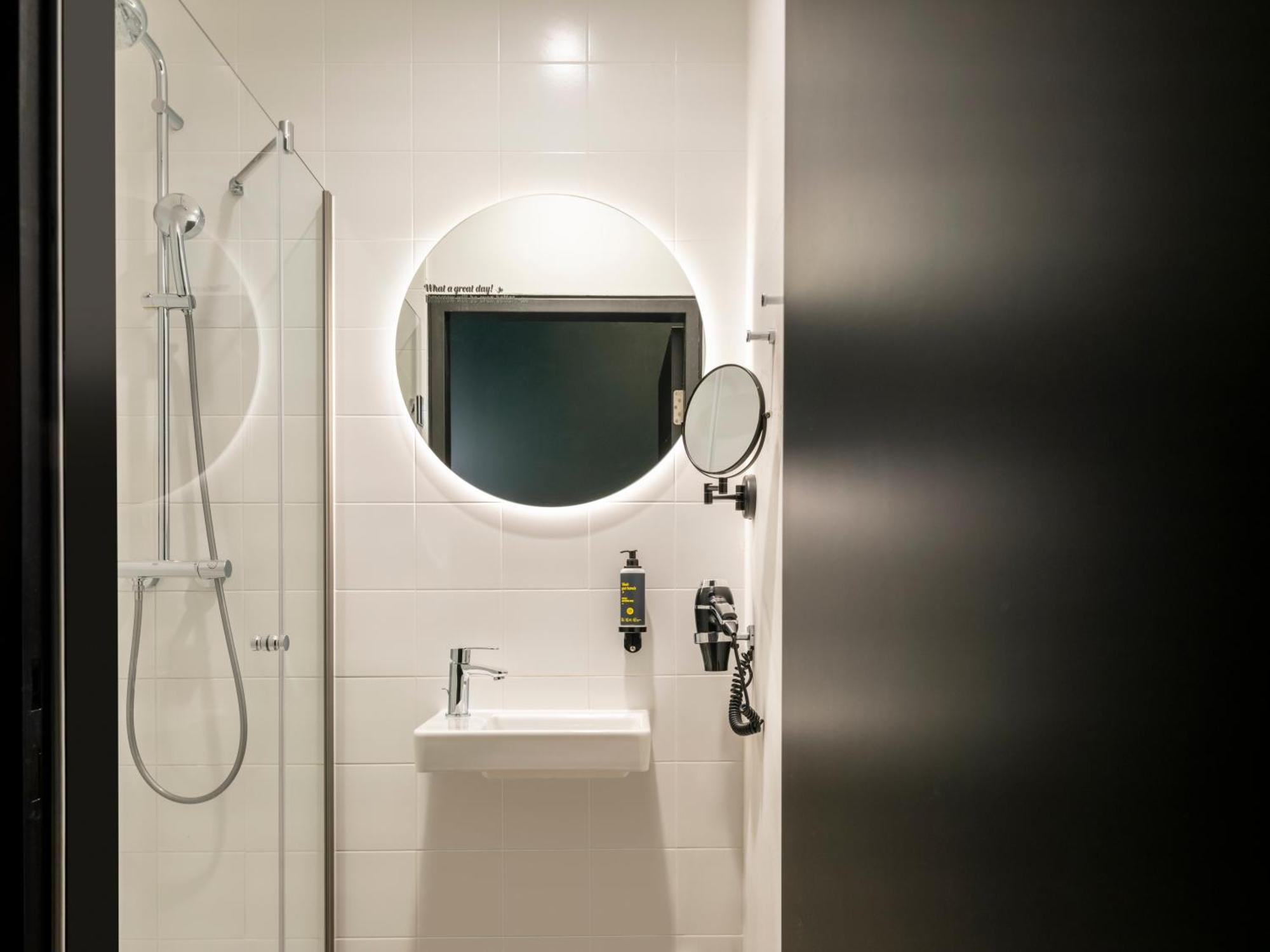 Triple Room Private Bathroom,1745460181:JPEG