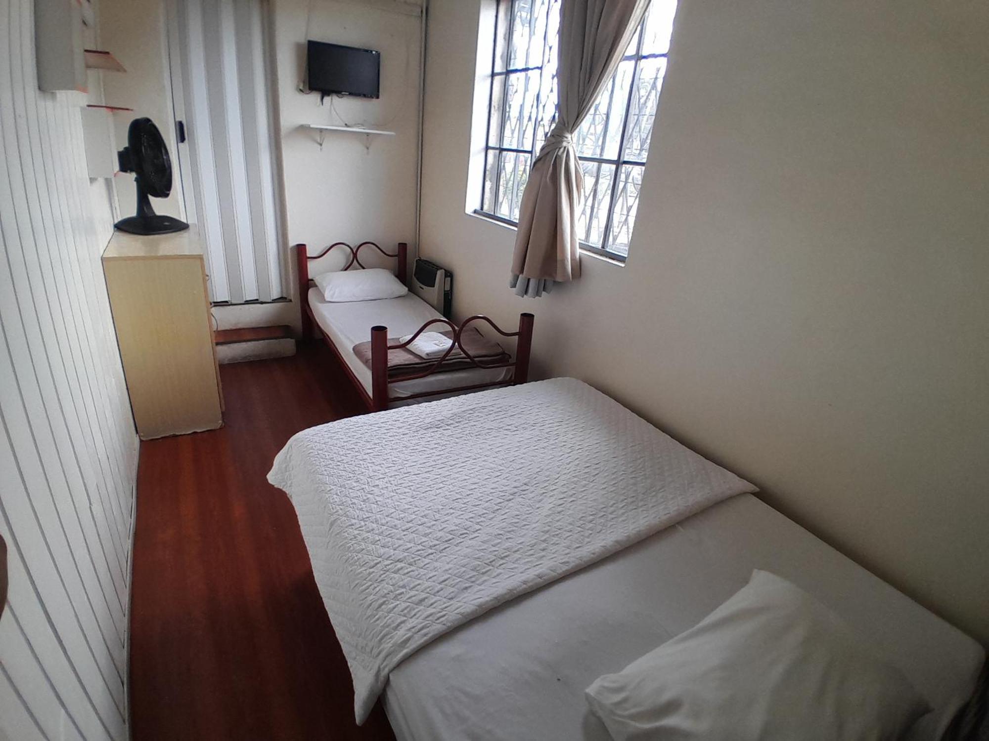 Quarto Triplo Básico