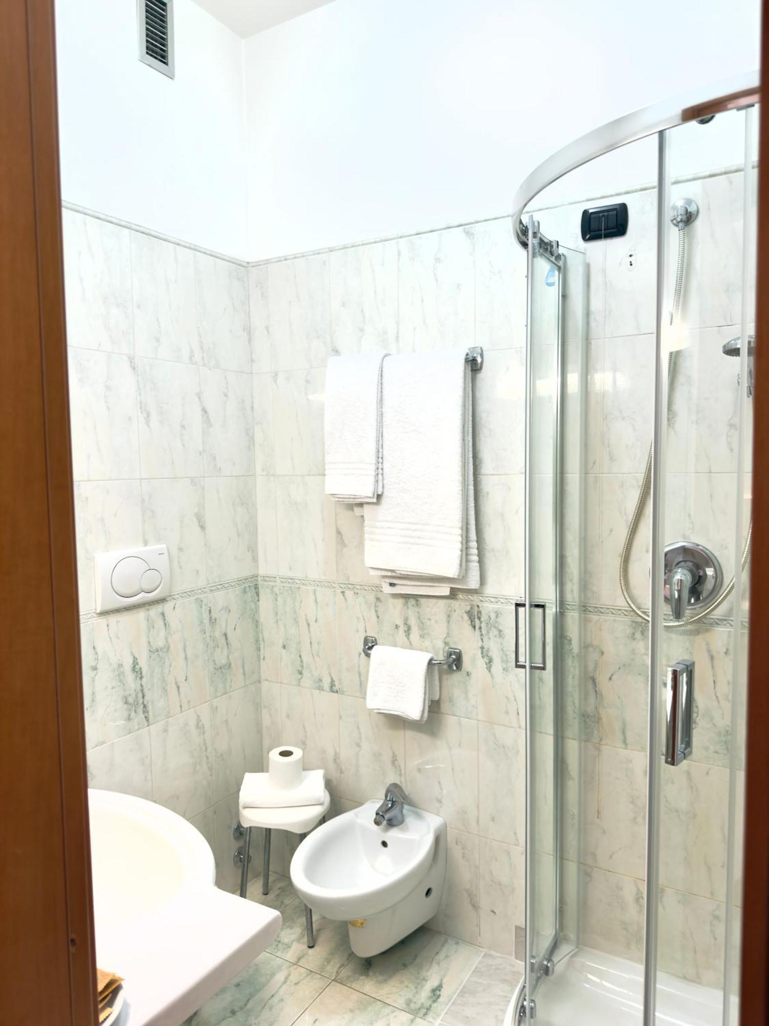 Triple Room,1746839488:JPEG