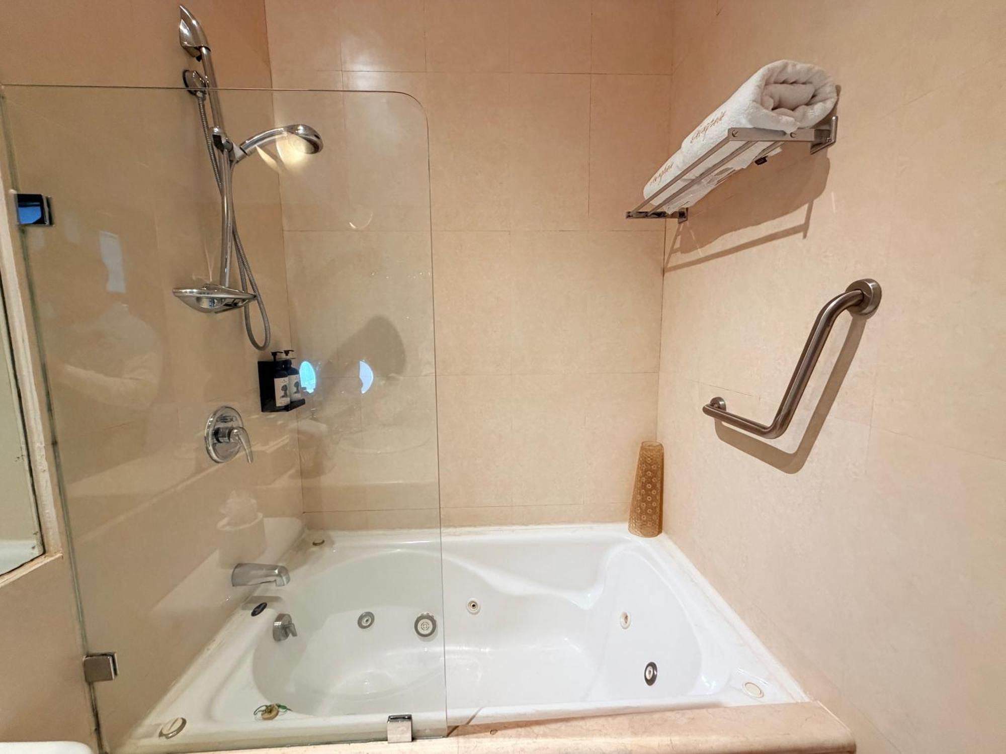 Standard Double Suite