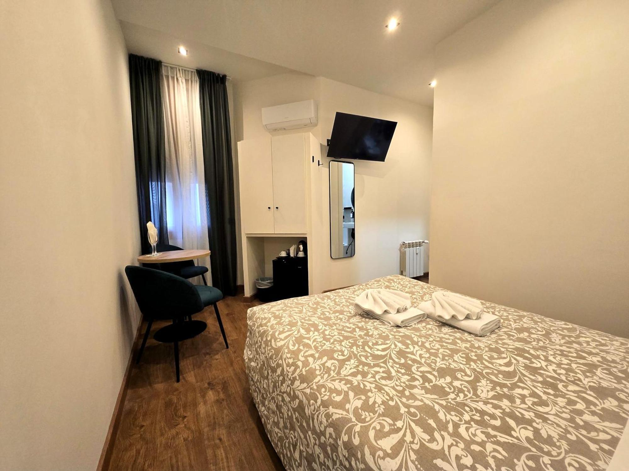 Interior Small Double Room,1746892257:JPEG