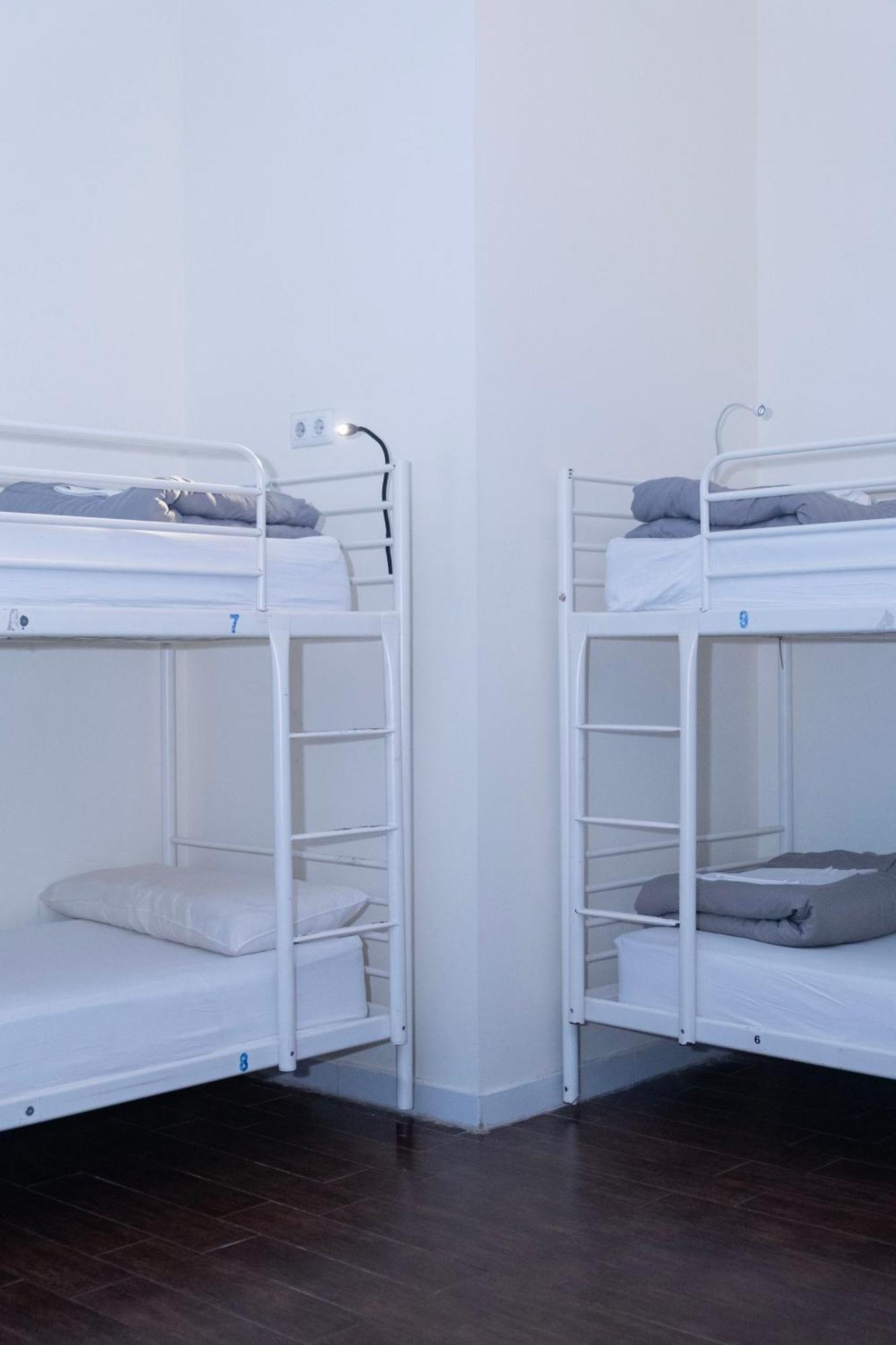 Single Bed 10-Bed Dormitory Room,1746894553:JPEG