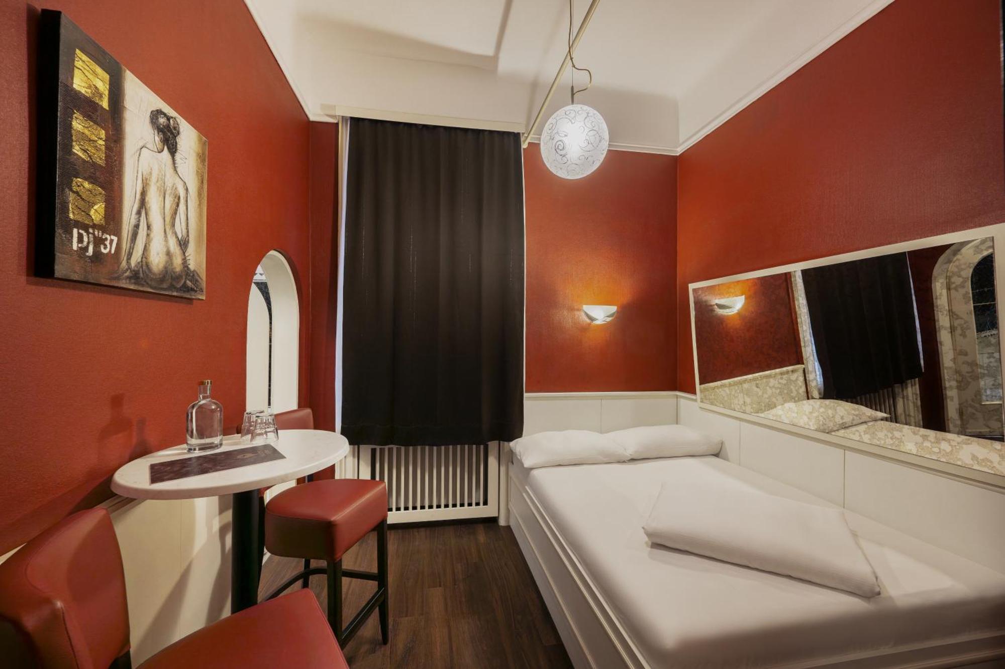 Single Room,1746908872:JPEG