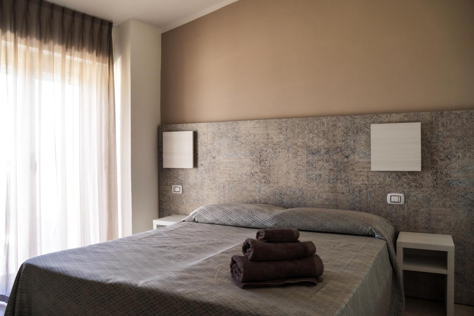 Triple Room,1746917023:JPEG