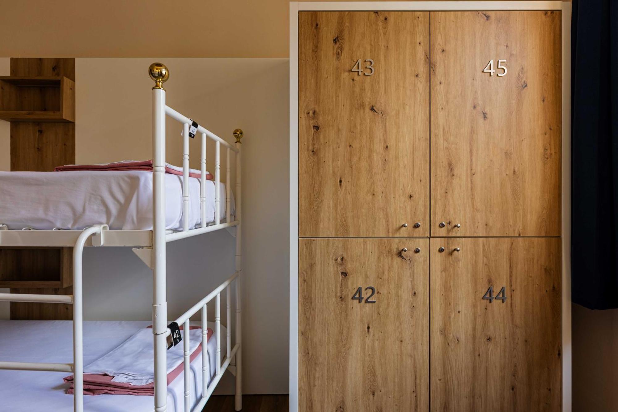Bed 4-Bed Female Dormitory Room