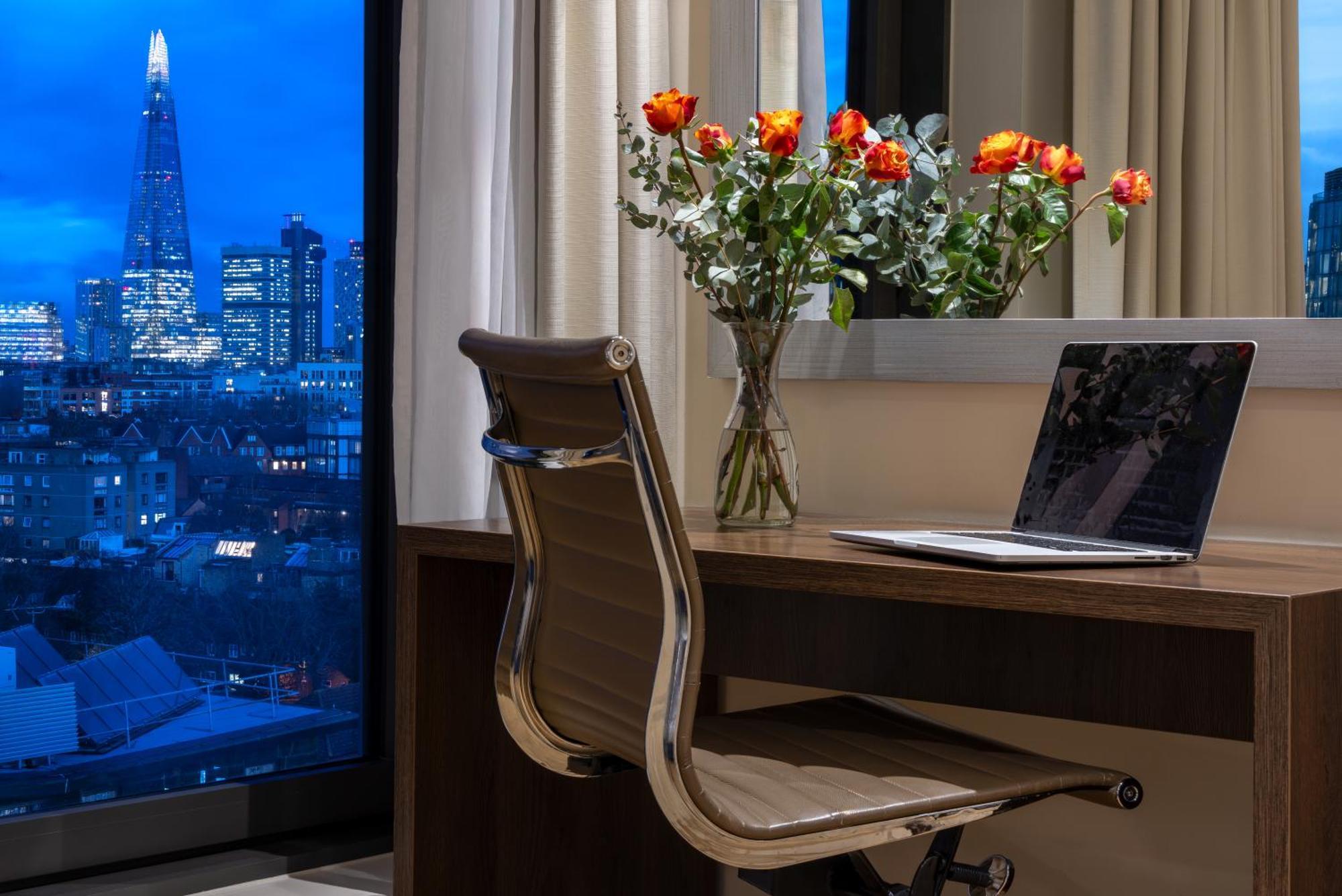Premium Studio City View 1 King Bed
