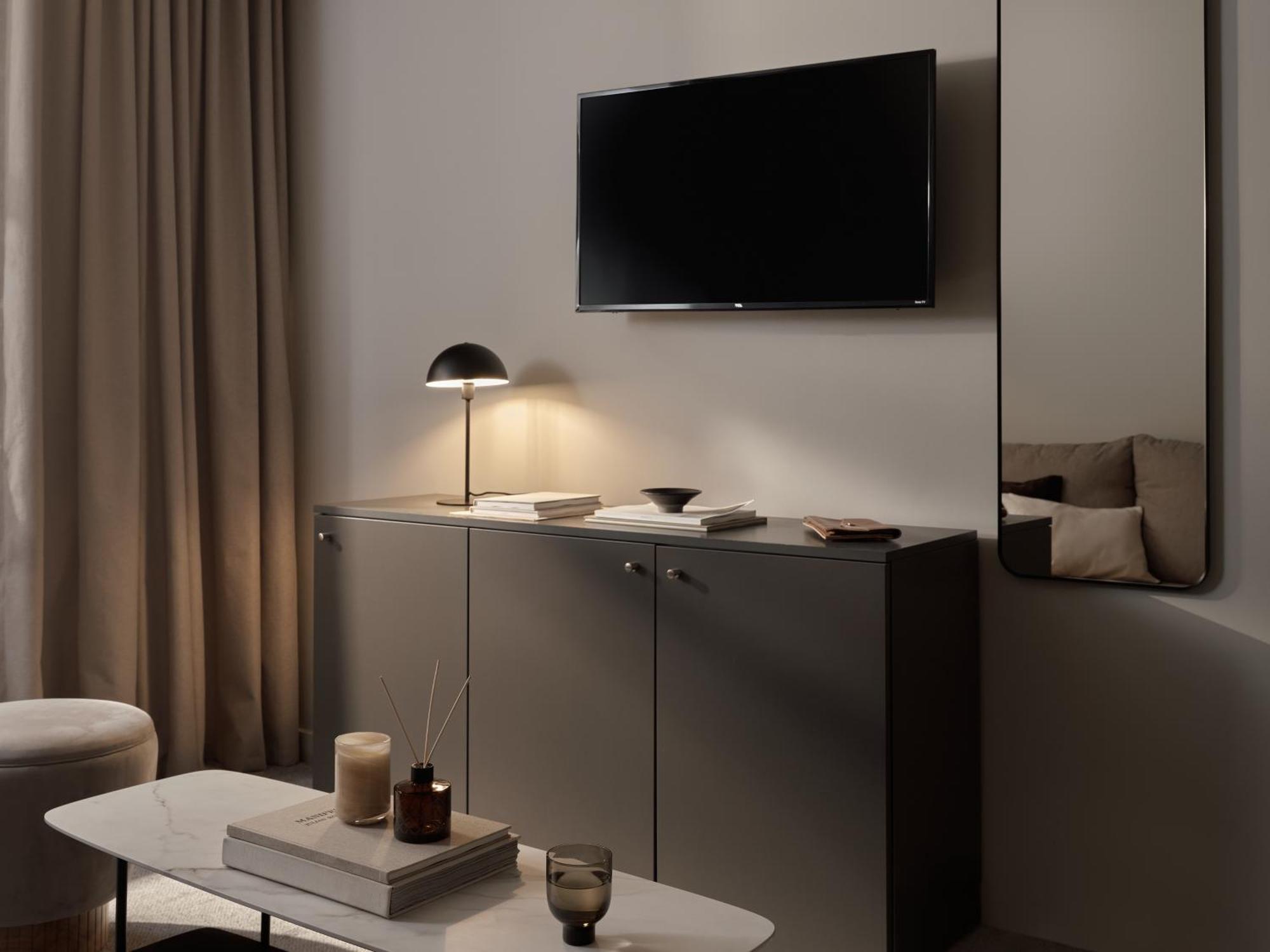 Spacious Room Lower Ground