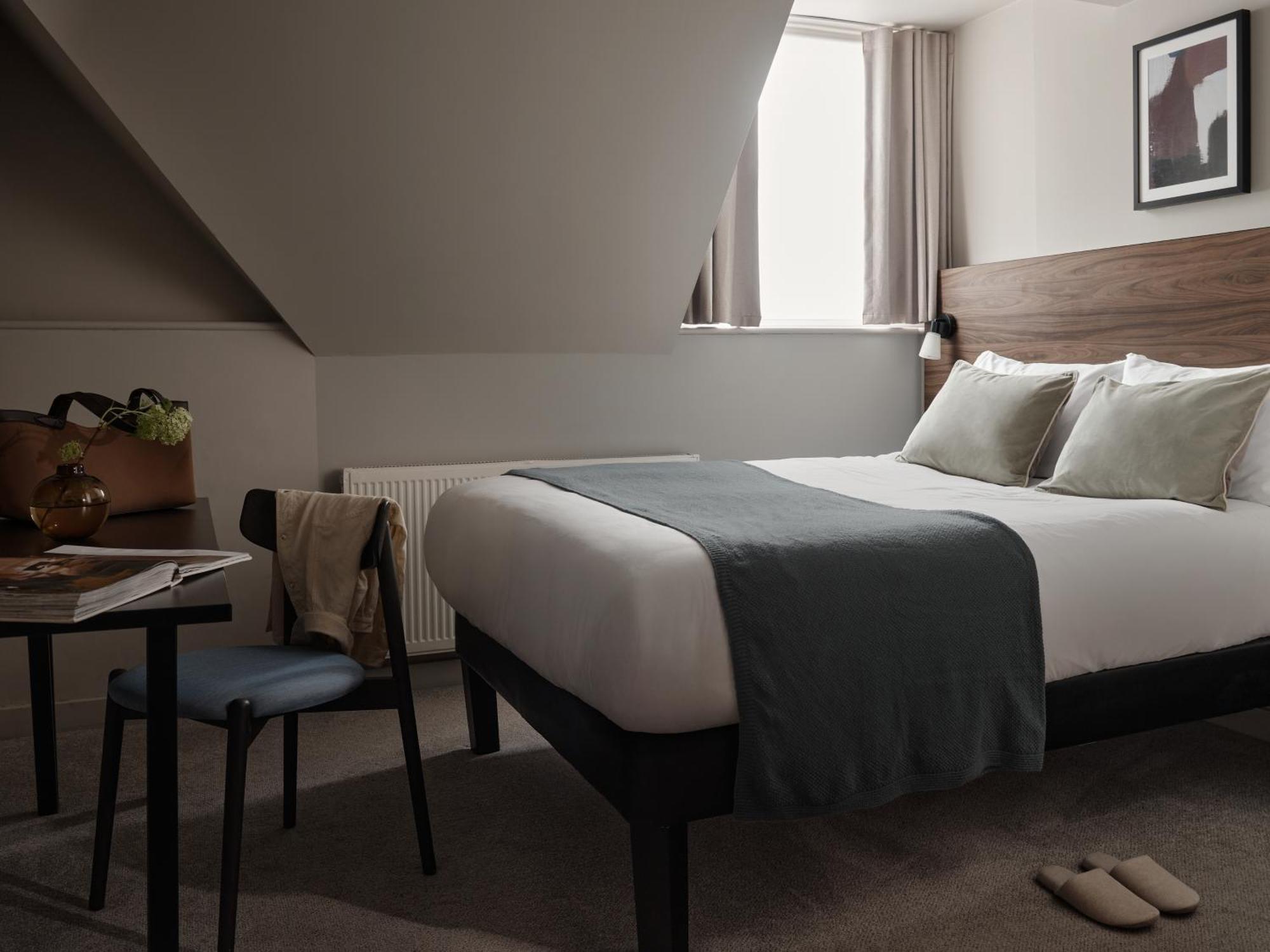 Compact Room