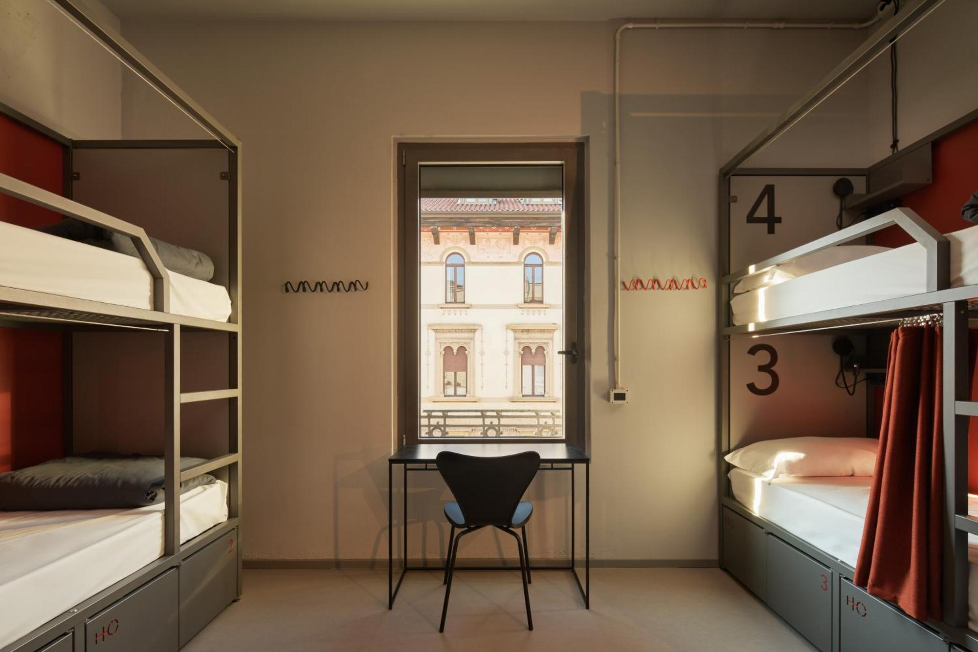 Posto Letto in Dormitorio Misto con 10 Letti
