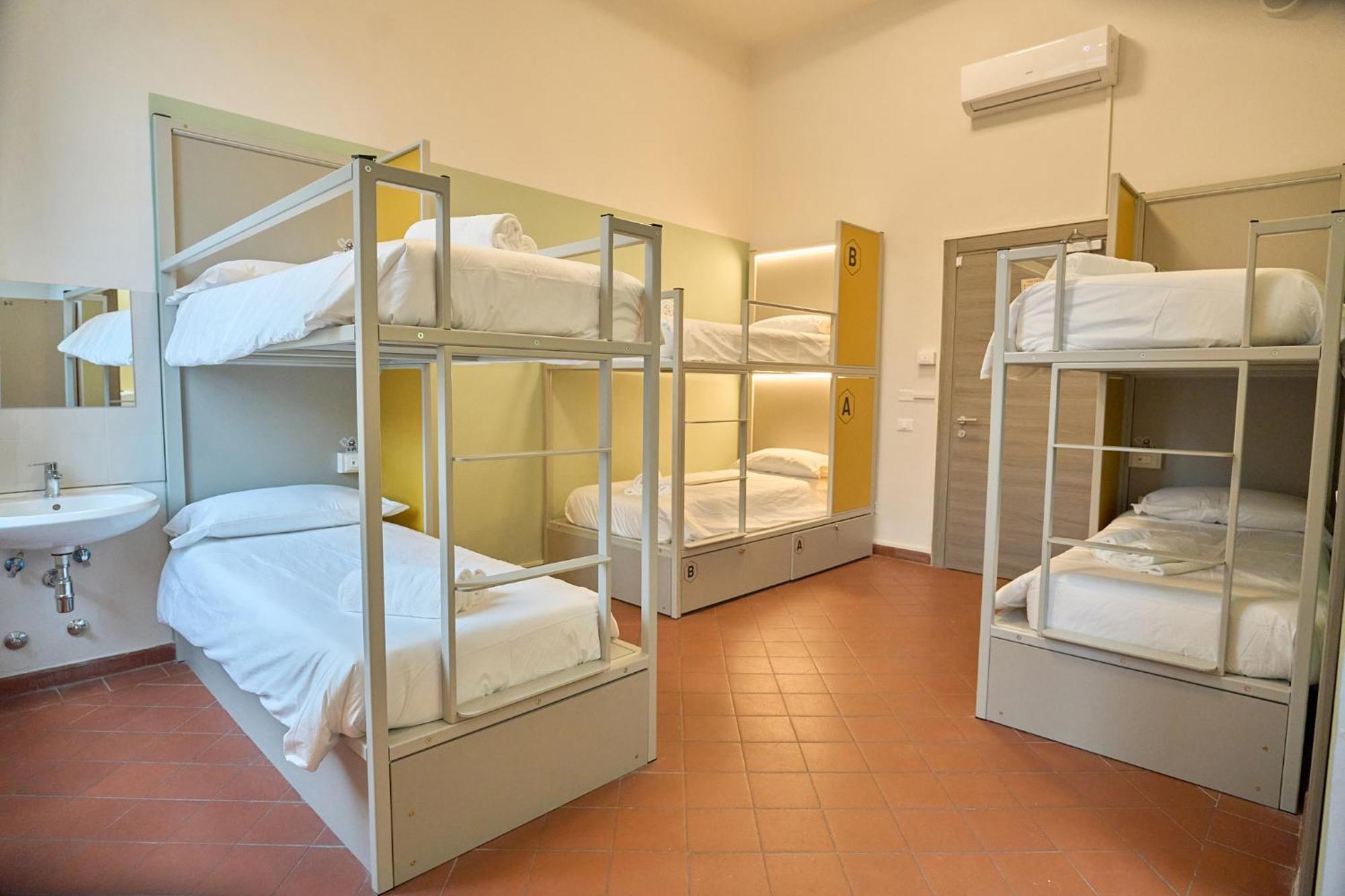 Posto Letto in Dormitorio Misto