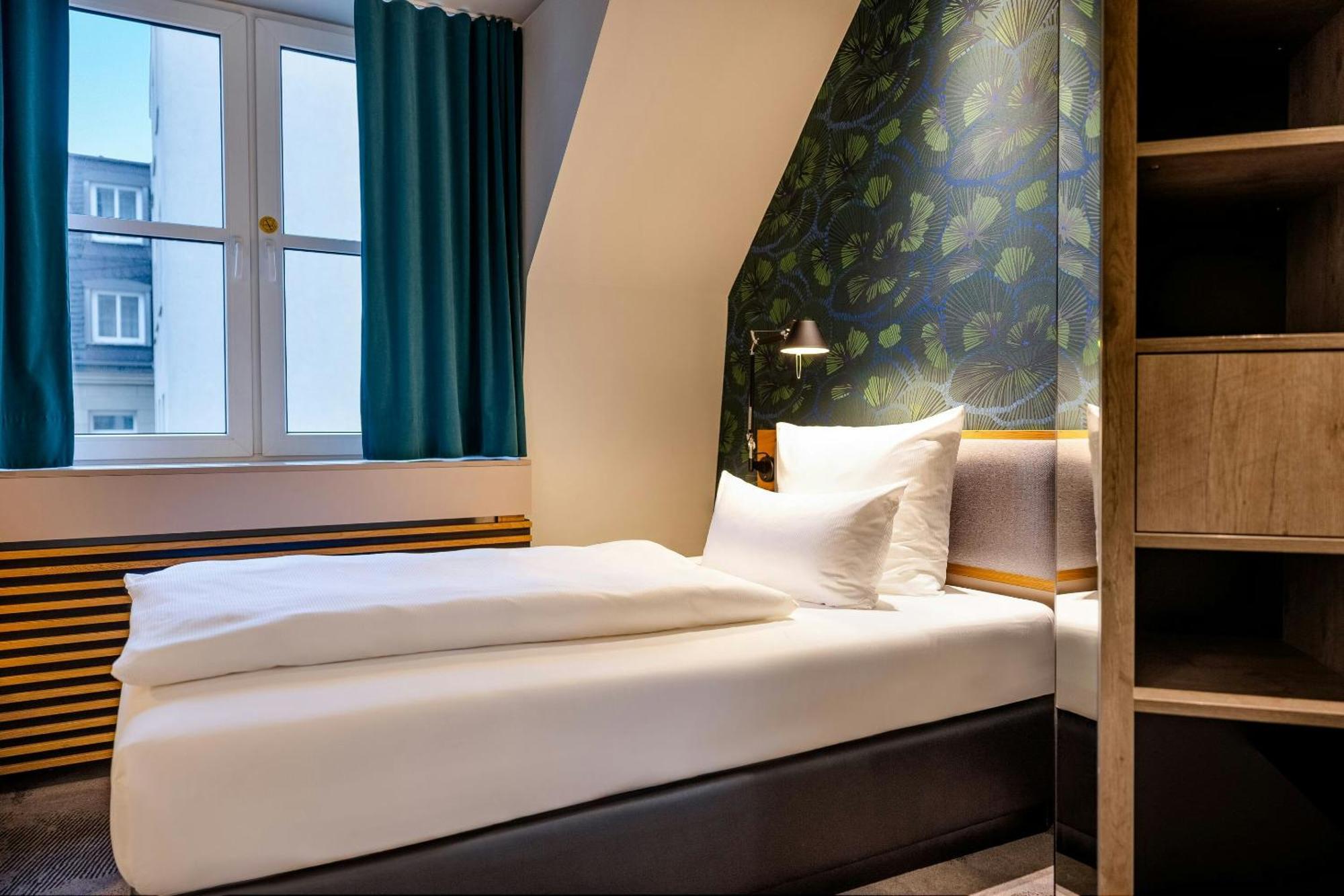 Single Room,1756399049:JPEG