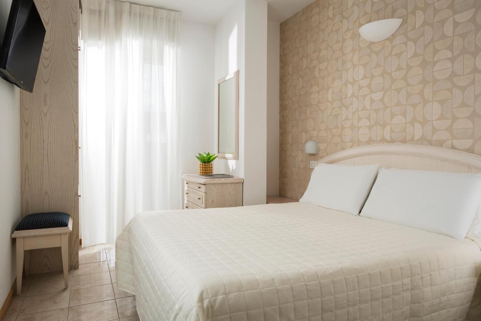 Double or Twin Room,1756404368:JPEG