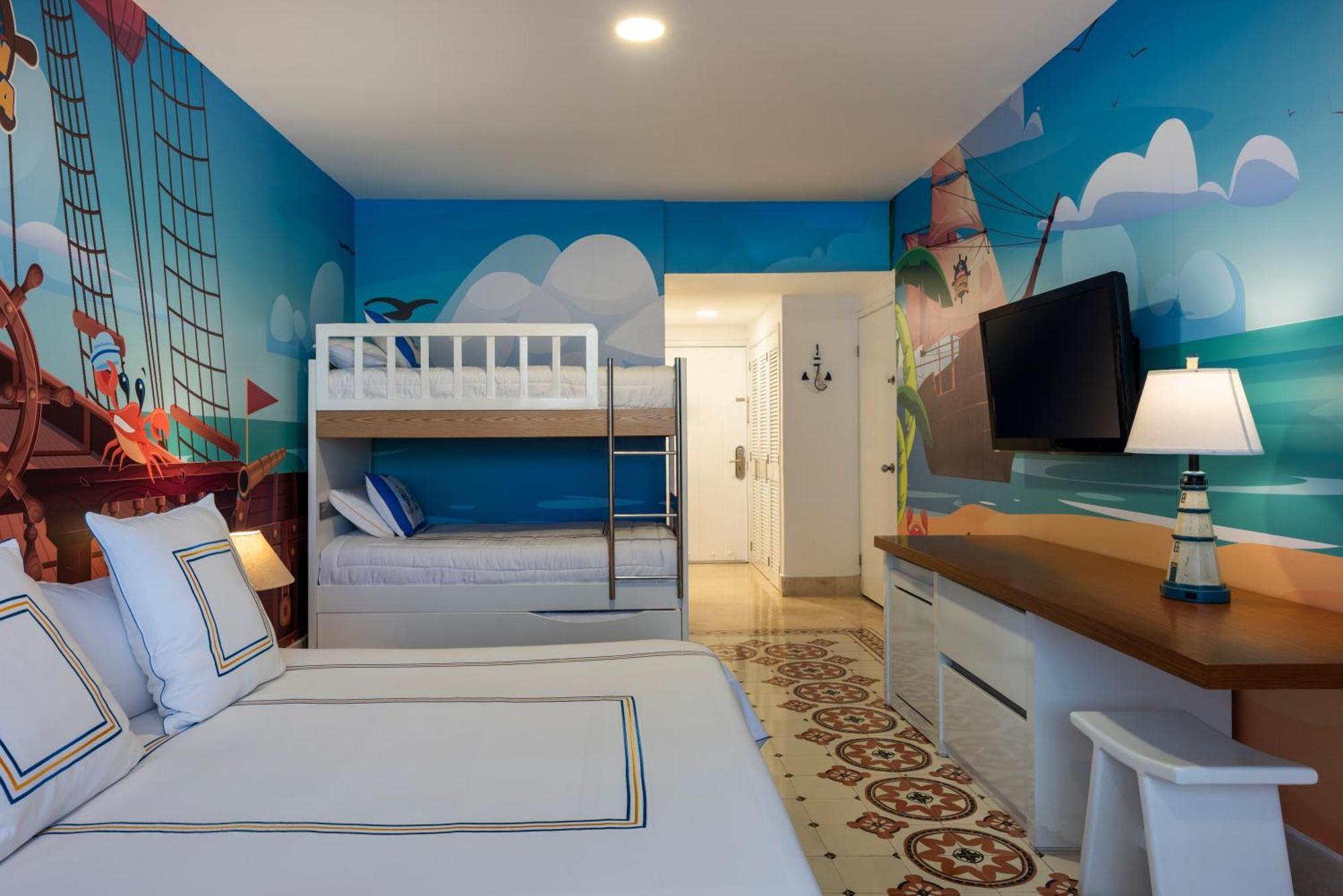 Family Room,1756434550:JPEG