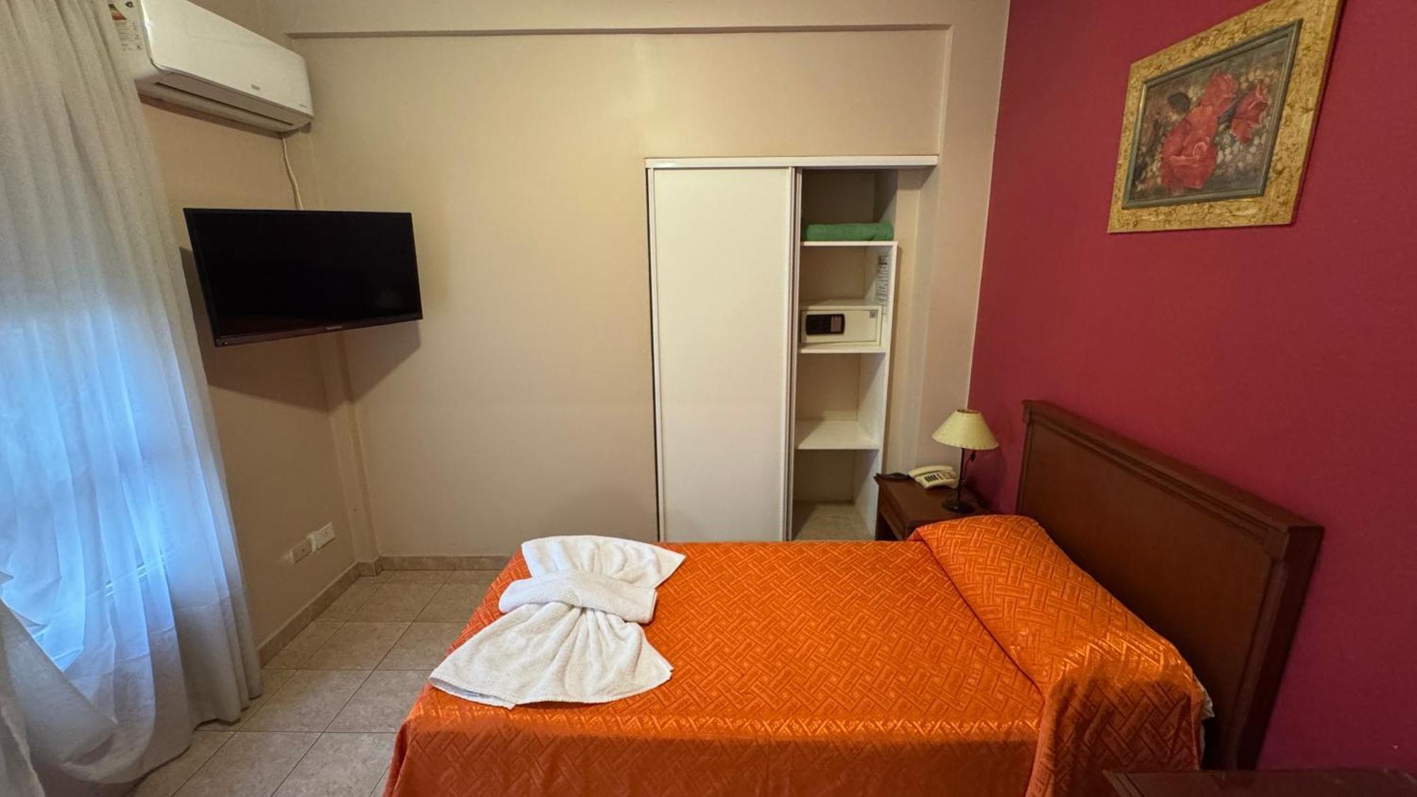 Single Room,1756440007:JPEG