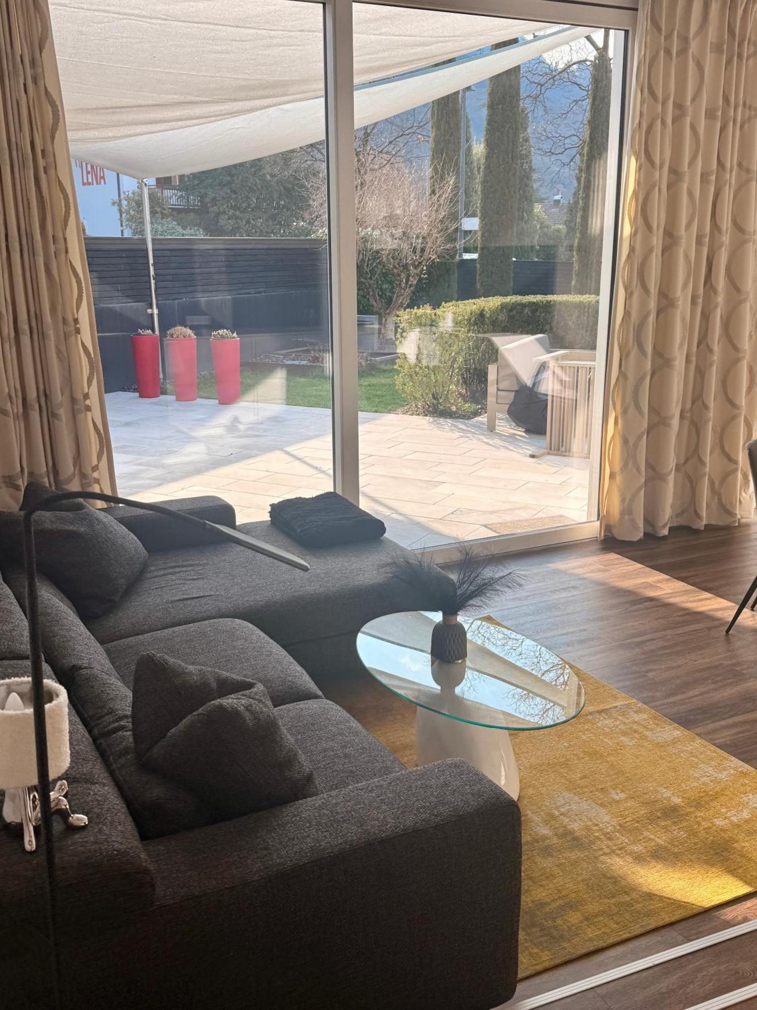 Deluxe One-Bedroom Apartment Jacuzzi