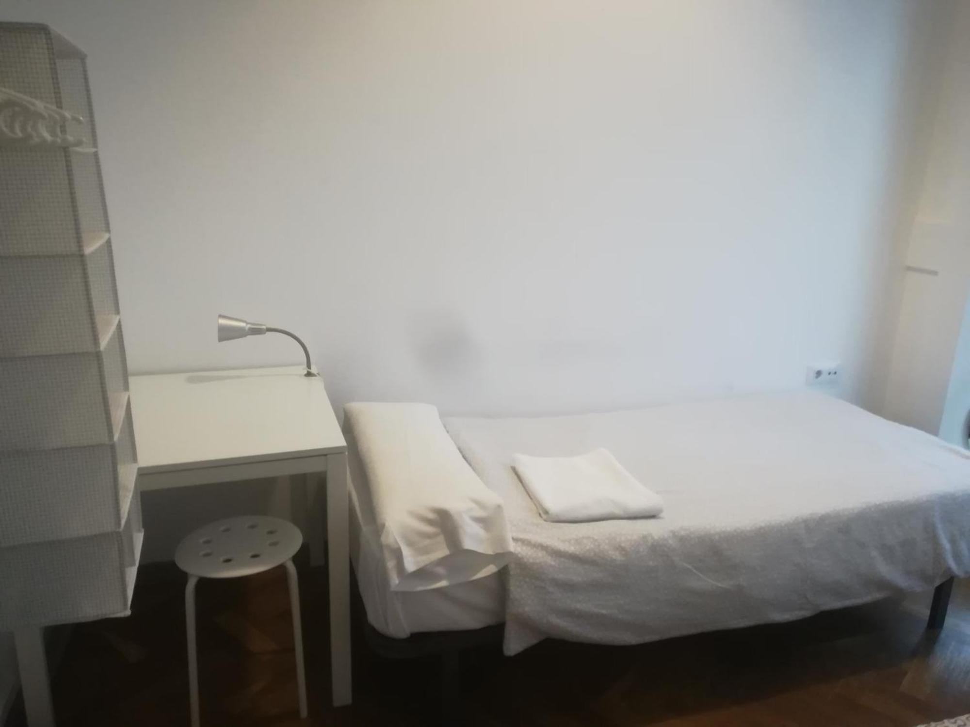 Twin Room,1756551469:JPEG