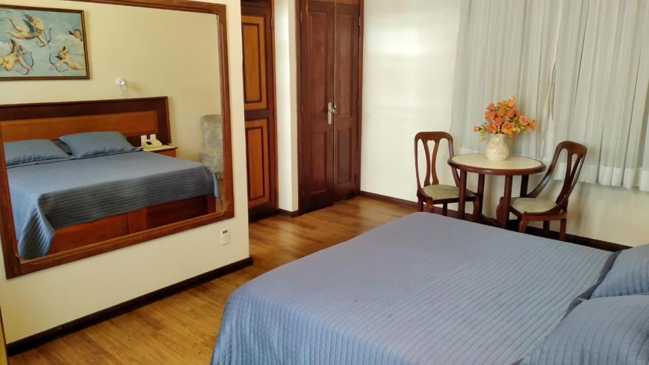 Quarto Deluxe com Cama de Casal ou 2 de Solteiro