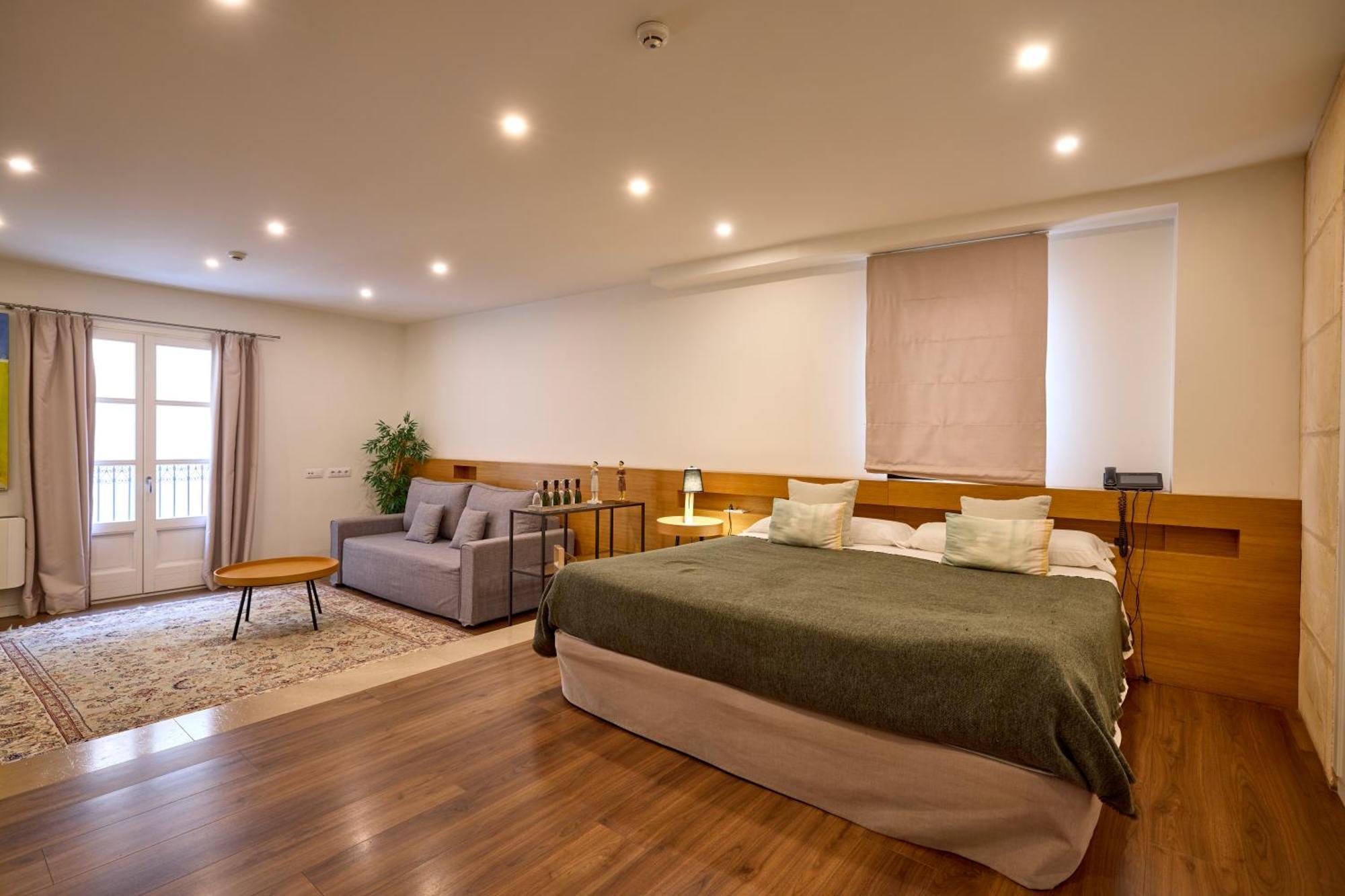 Apartment Terrace,1756666286:JPEG