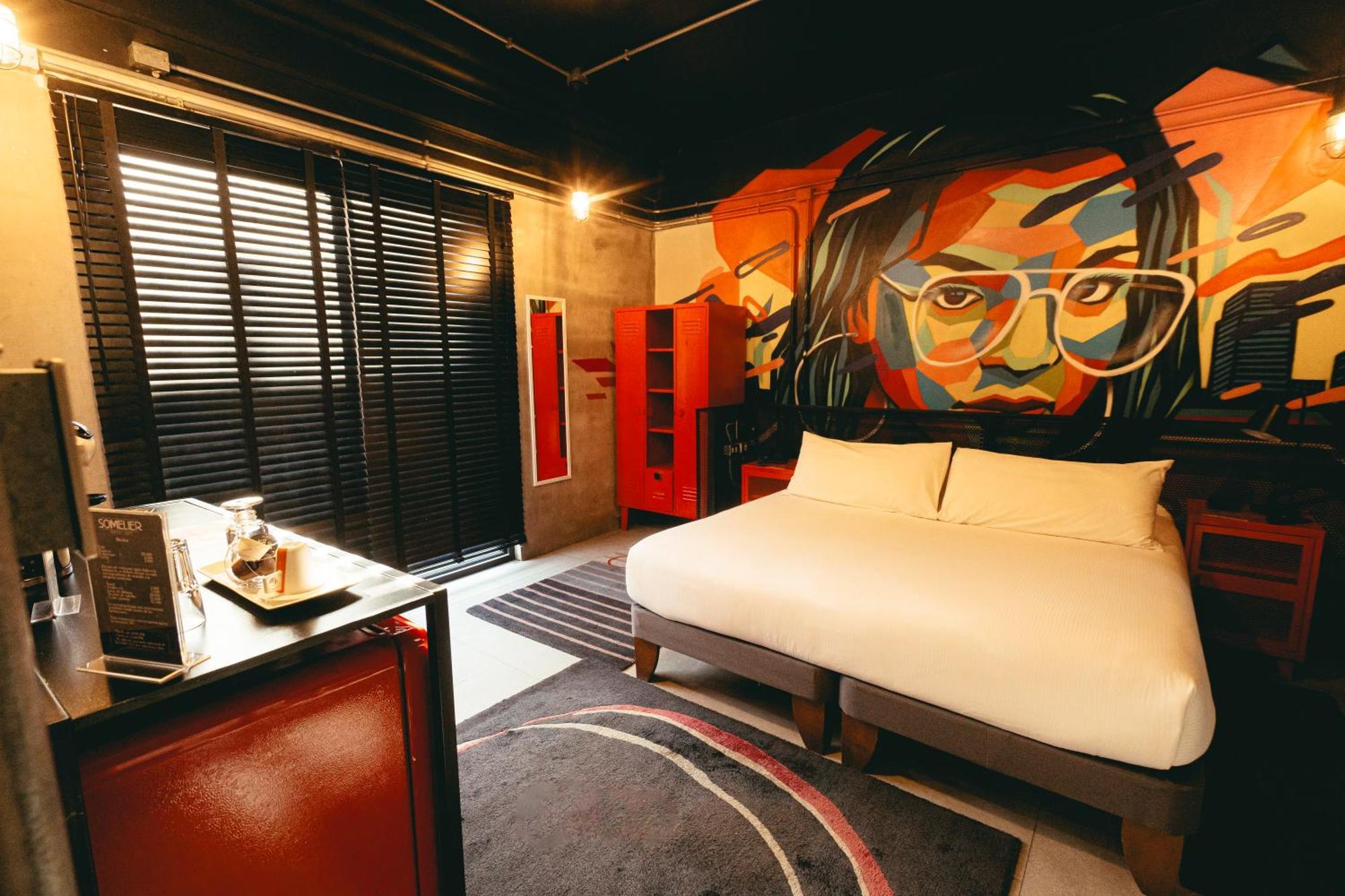 Deluxe Queen Room
