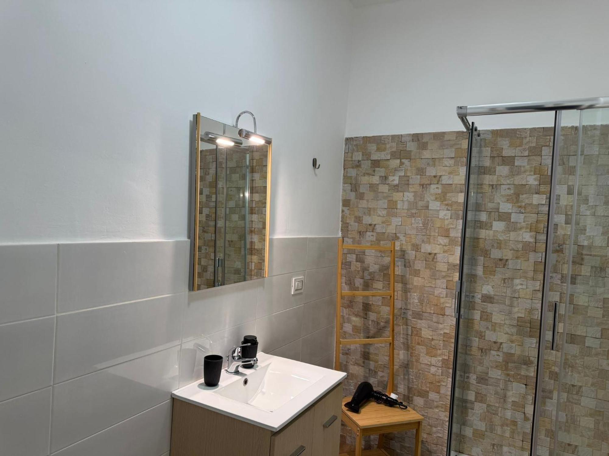 Small Double Room,1756765730:JPEG