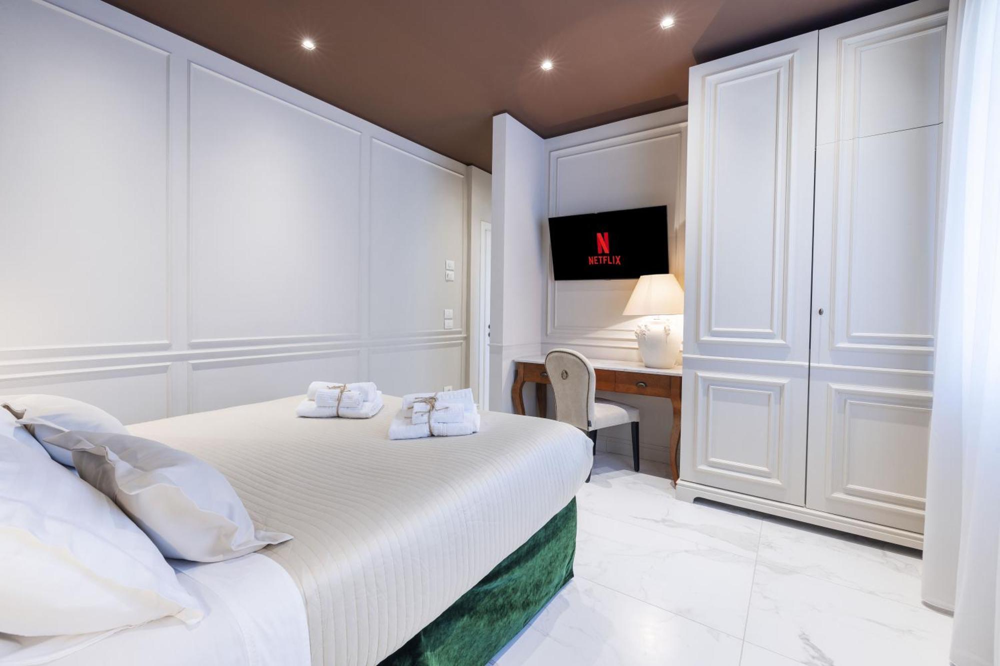 Deluxe King Suite,1756805539:JPEG