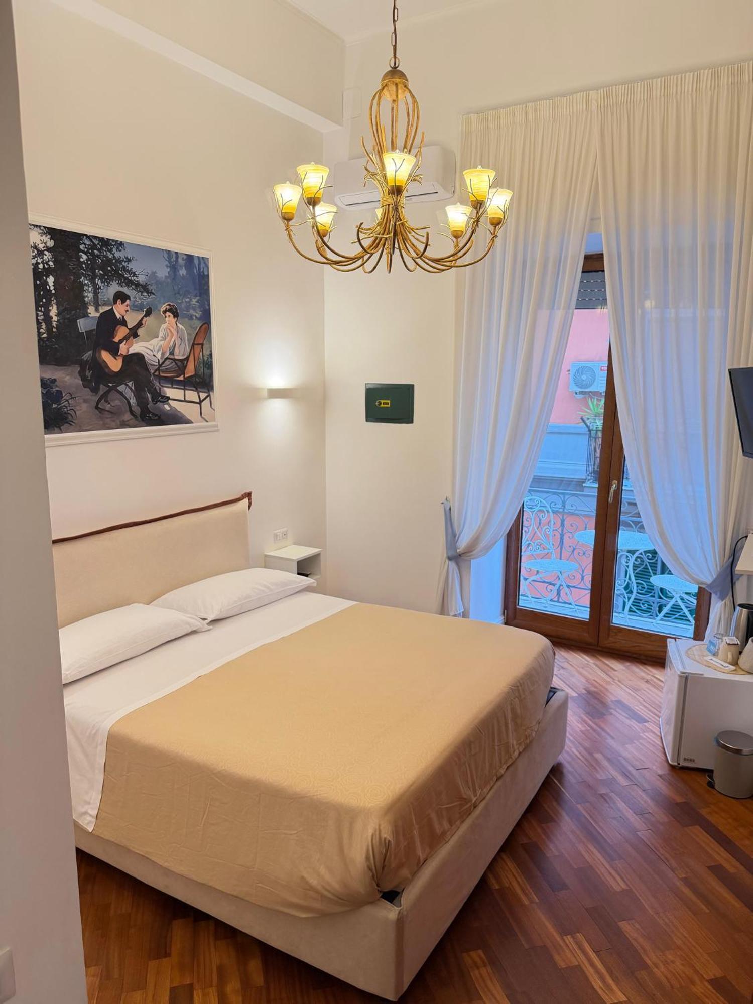 Double Room,1757018855:JPEG
