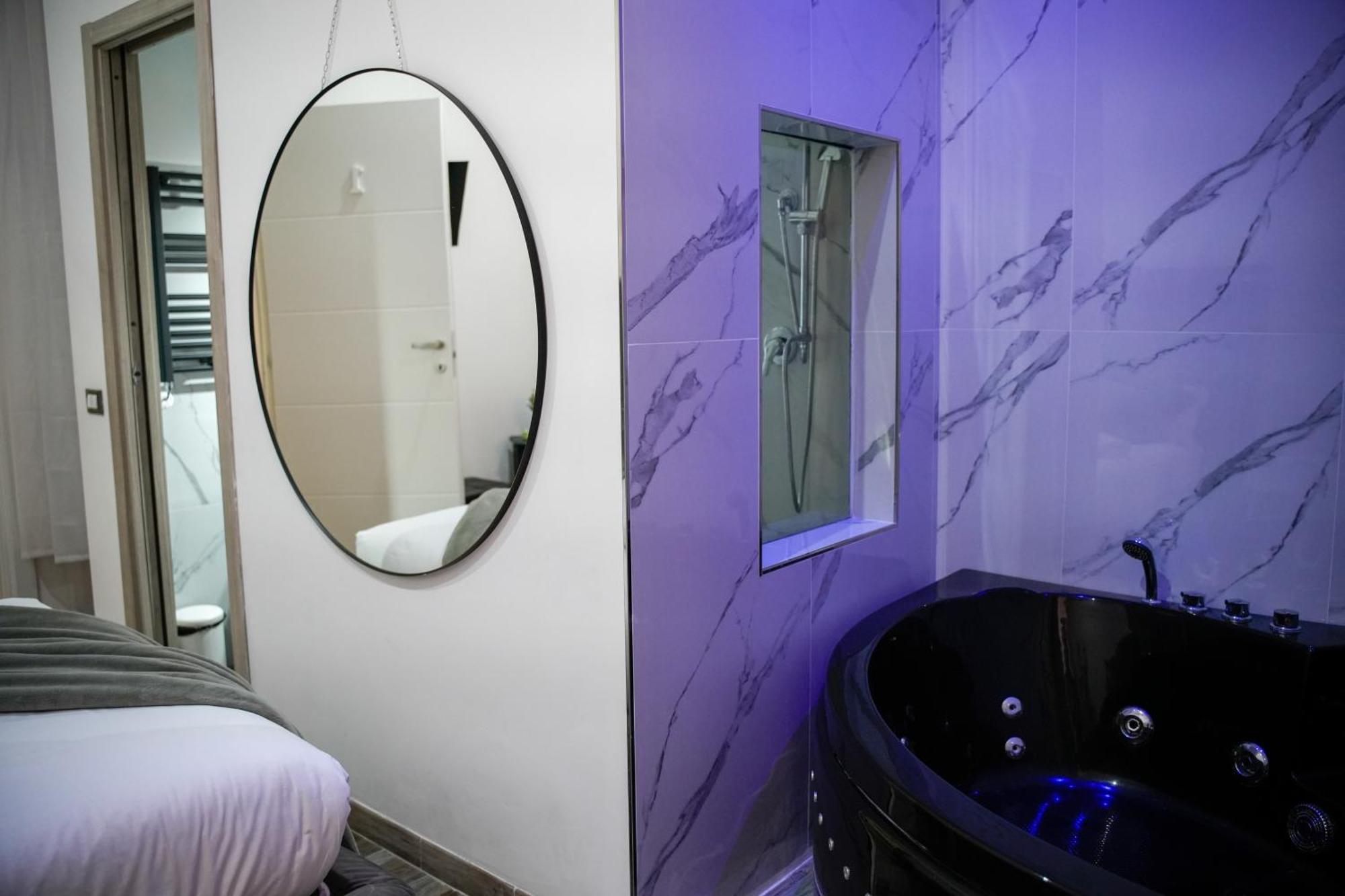 Queen Room Spa Bath