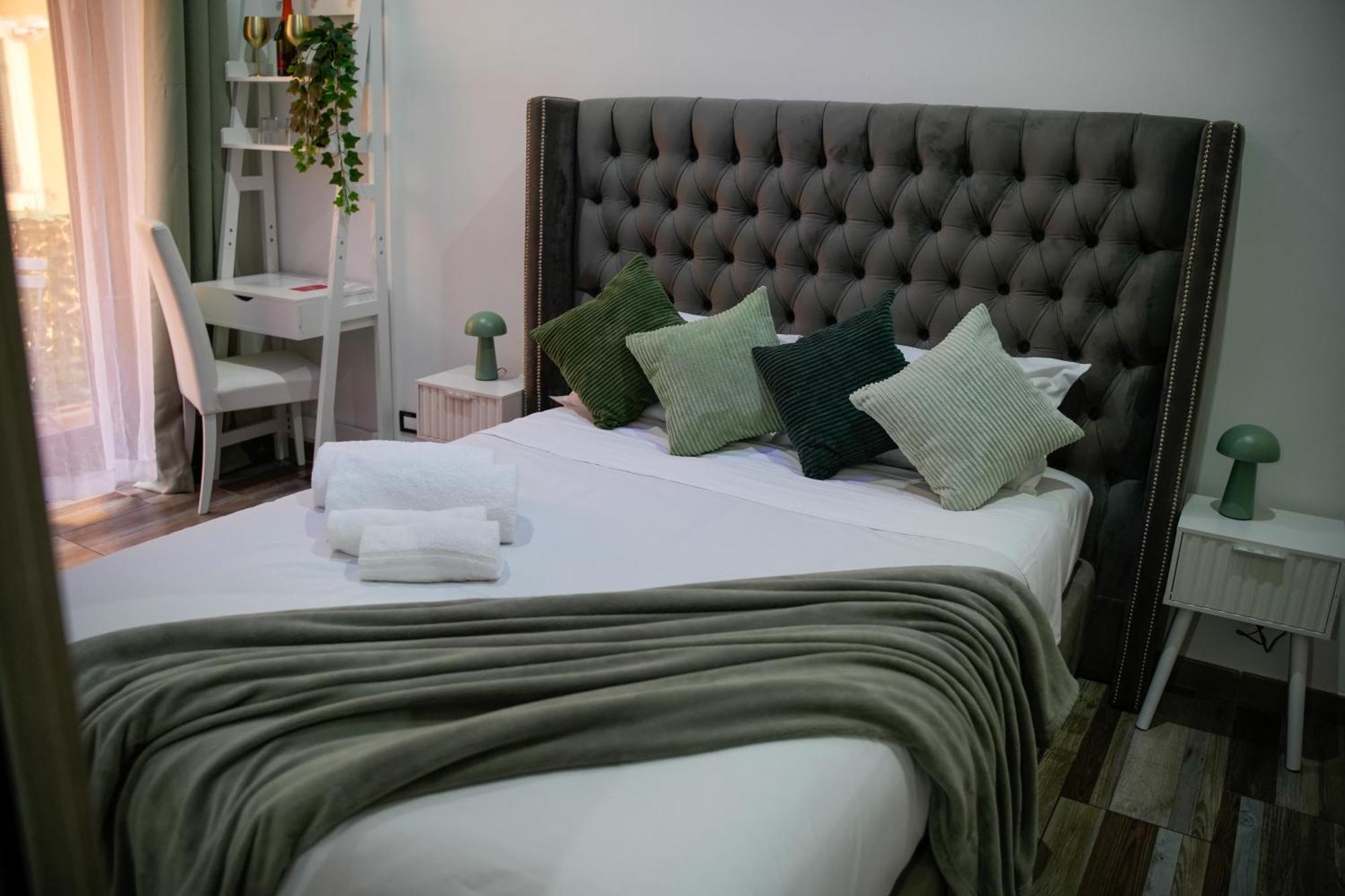Queen Room Spa Bath