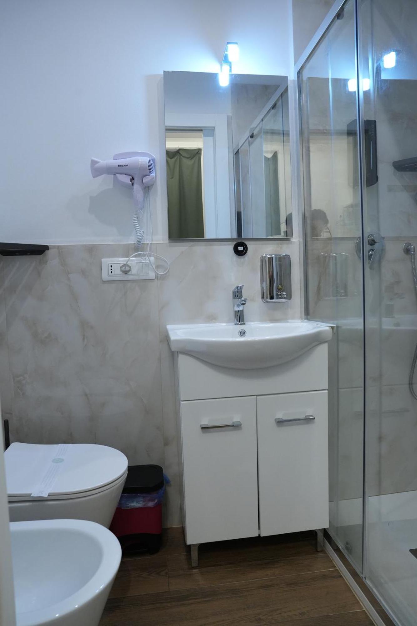 Single Room Private Bathroom,1757559310:JPEG