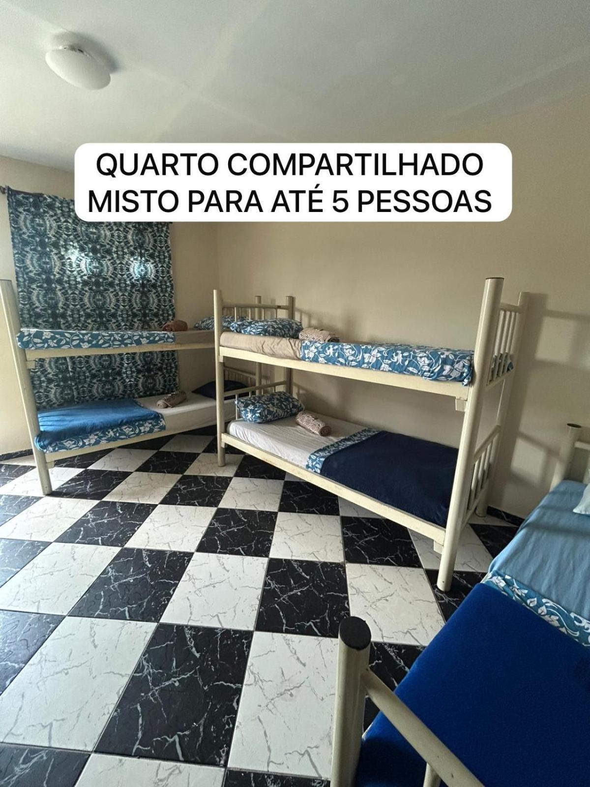 Quarto Triplo com Banheiro Privativo