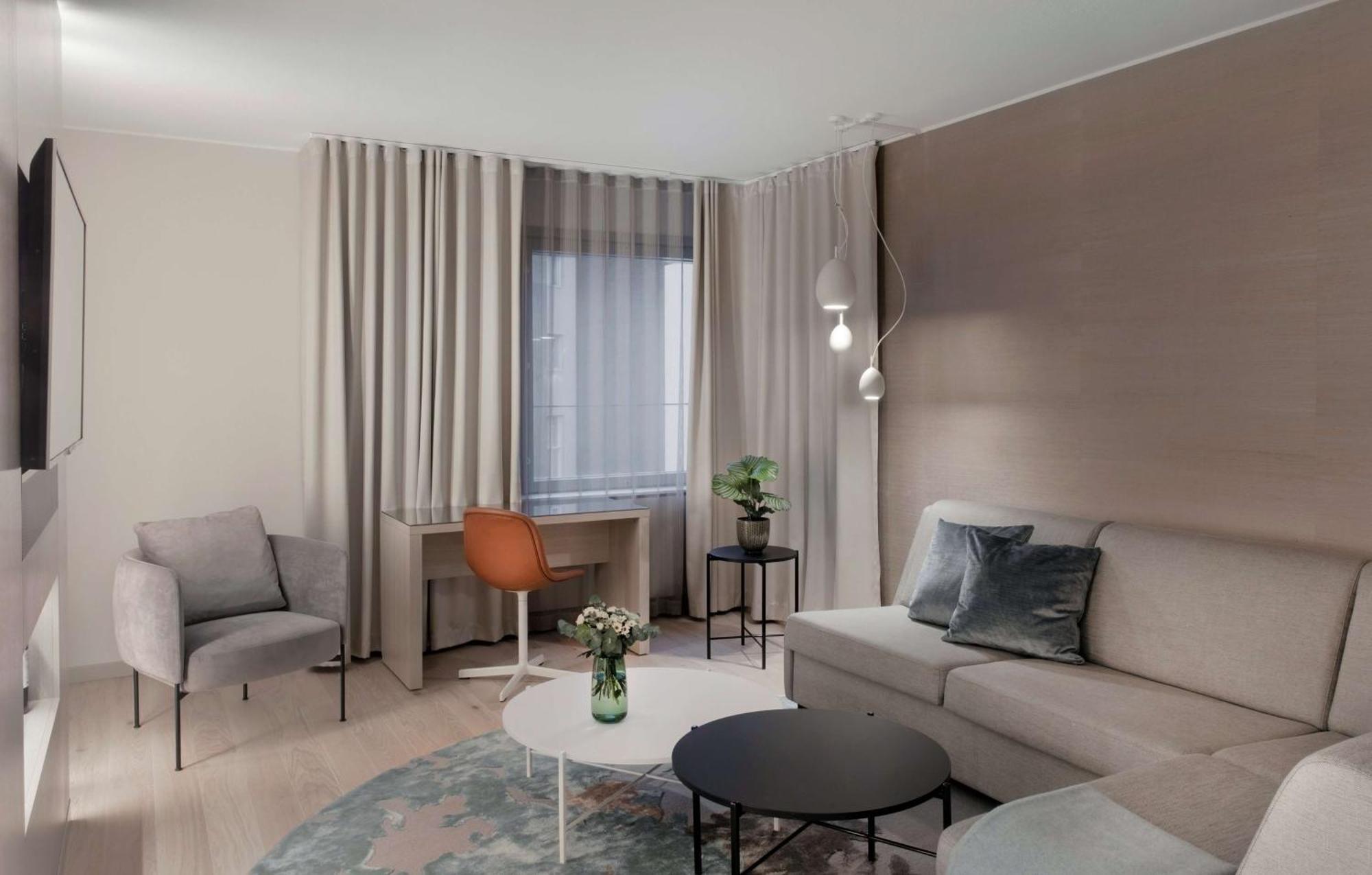 Executive Suite,1758294677:JPEG