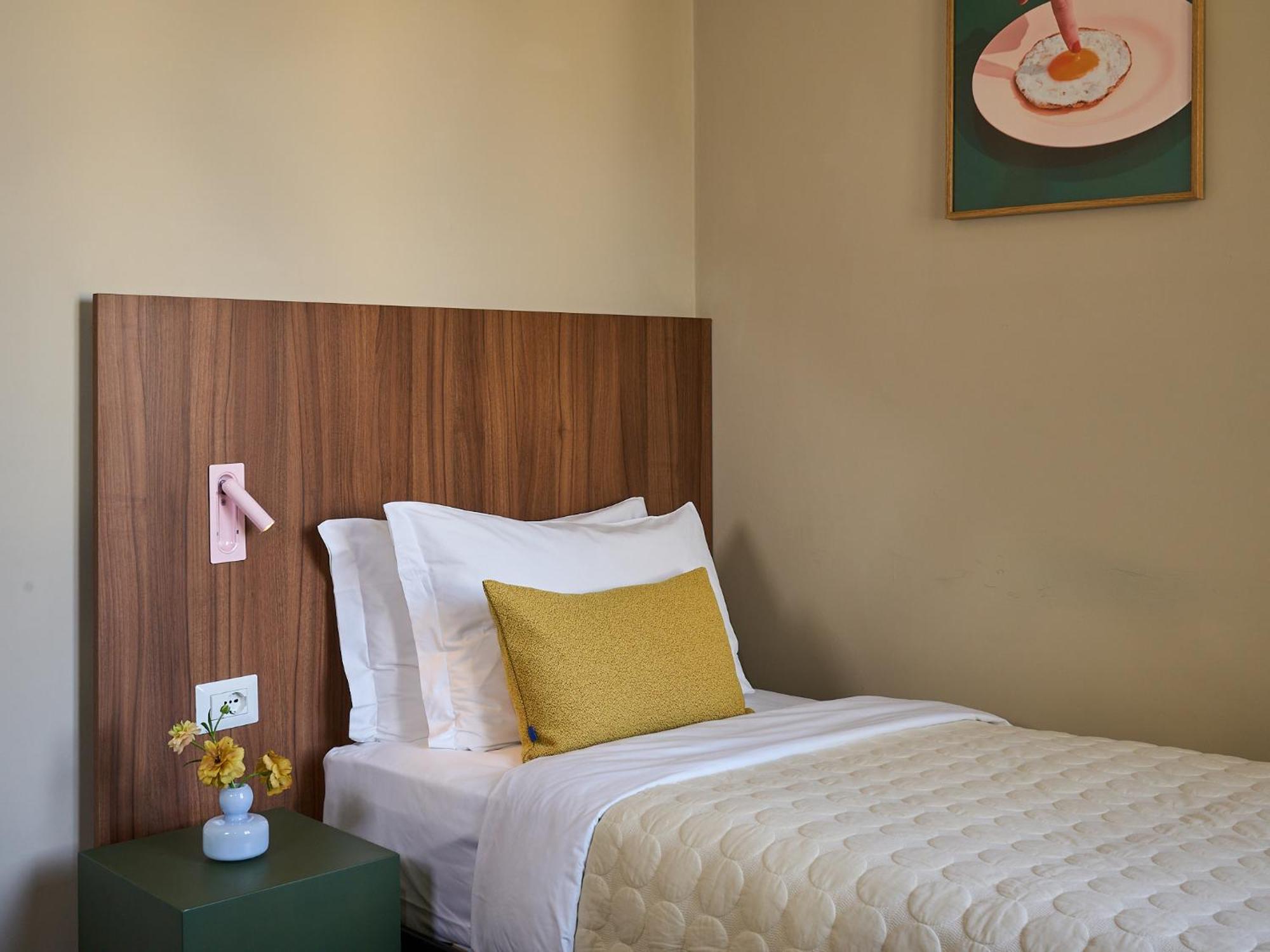 Small Room Single Bed