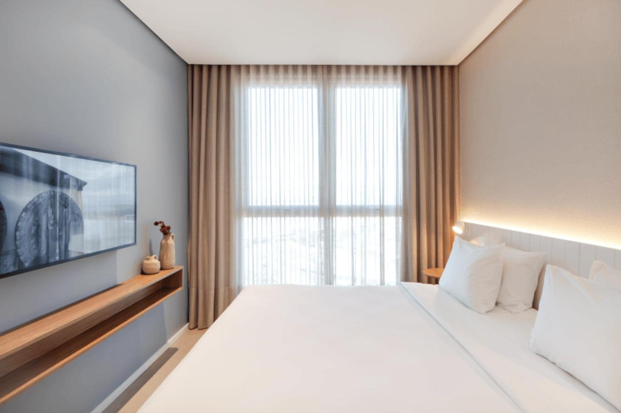 Premium Double 1 Queen Bed