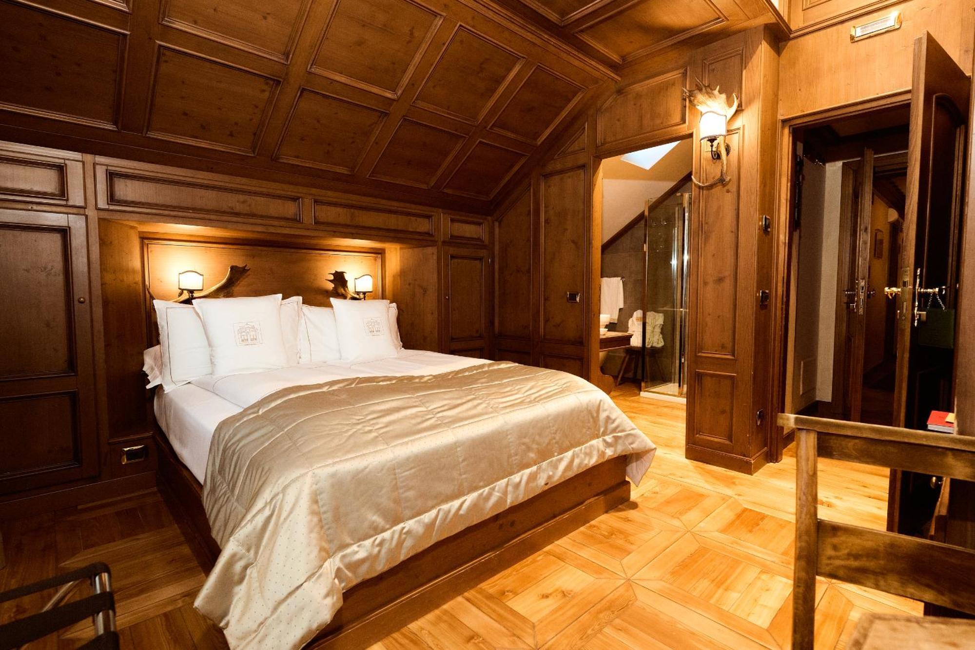 Luxury Double Room,1758354053:JPEG