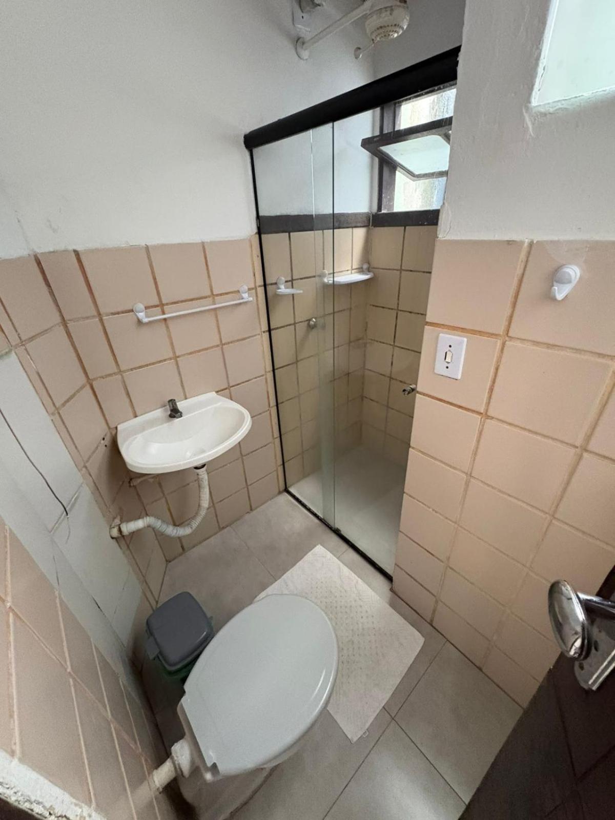 Quarto Família (5 Adultos)